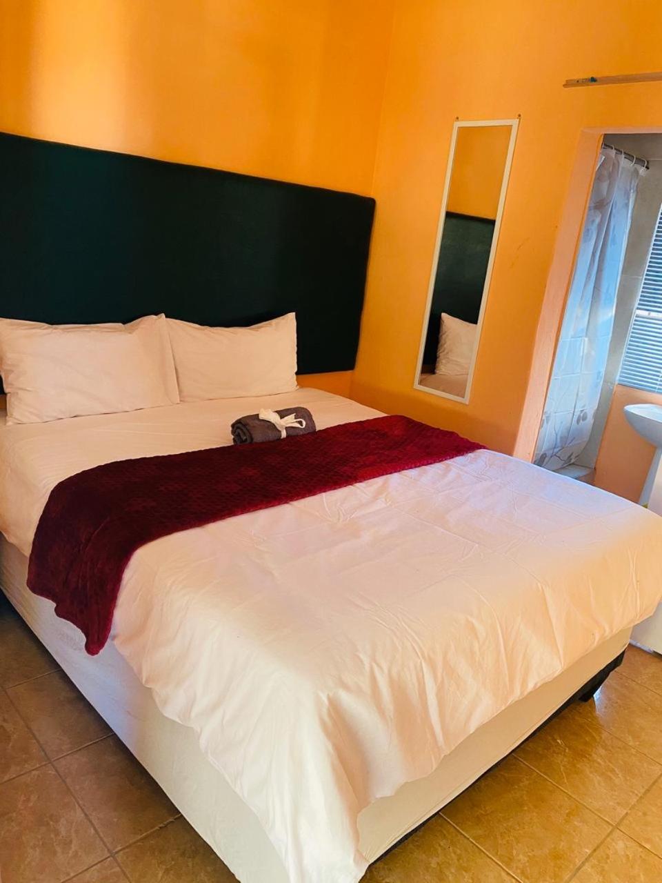 Deluxe Double Room with Shower - Photo 2