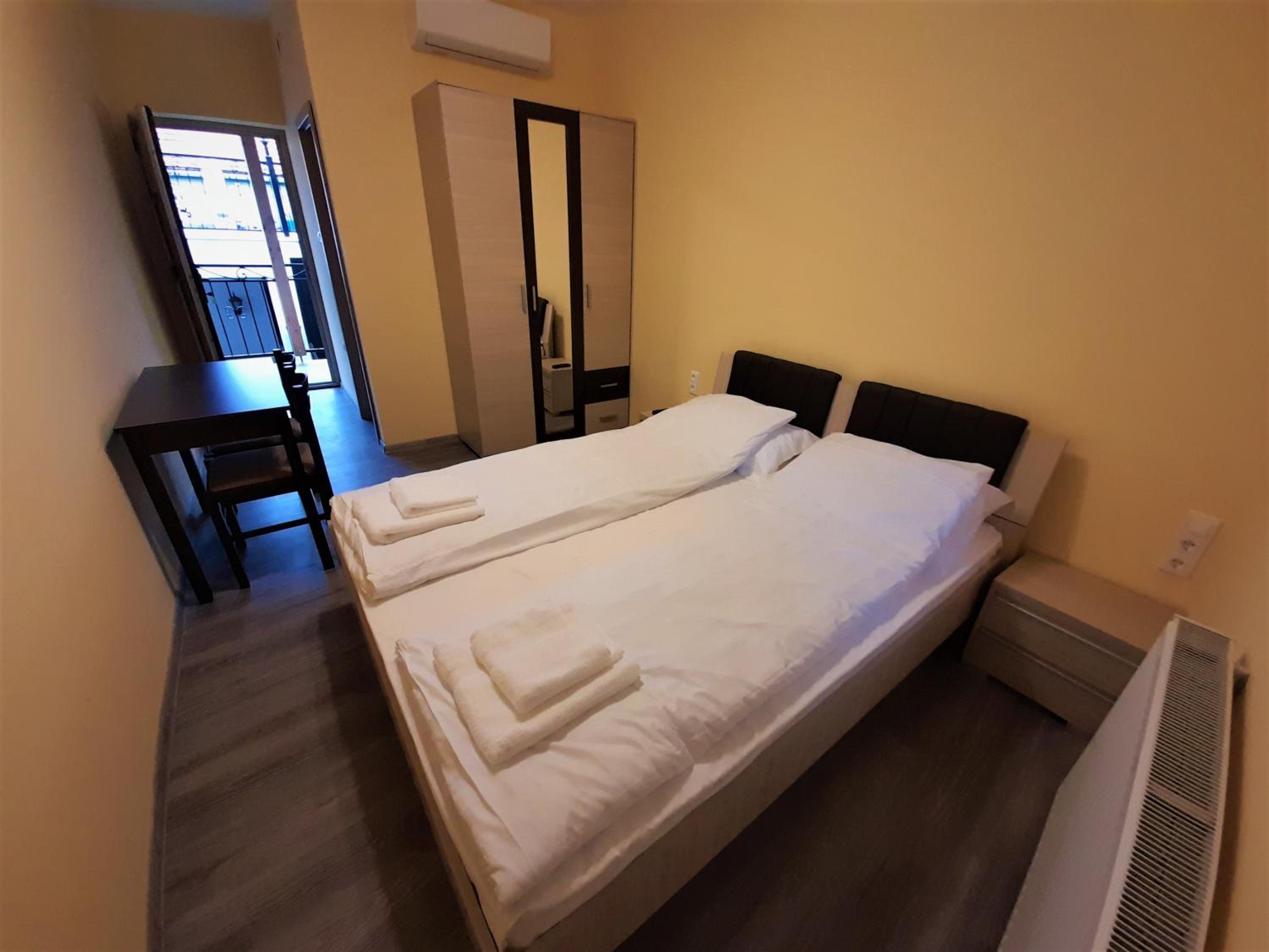 Double Room with Private Bathroom photo 1