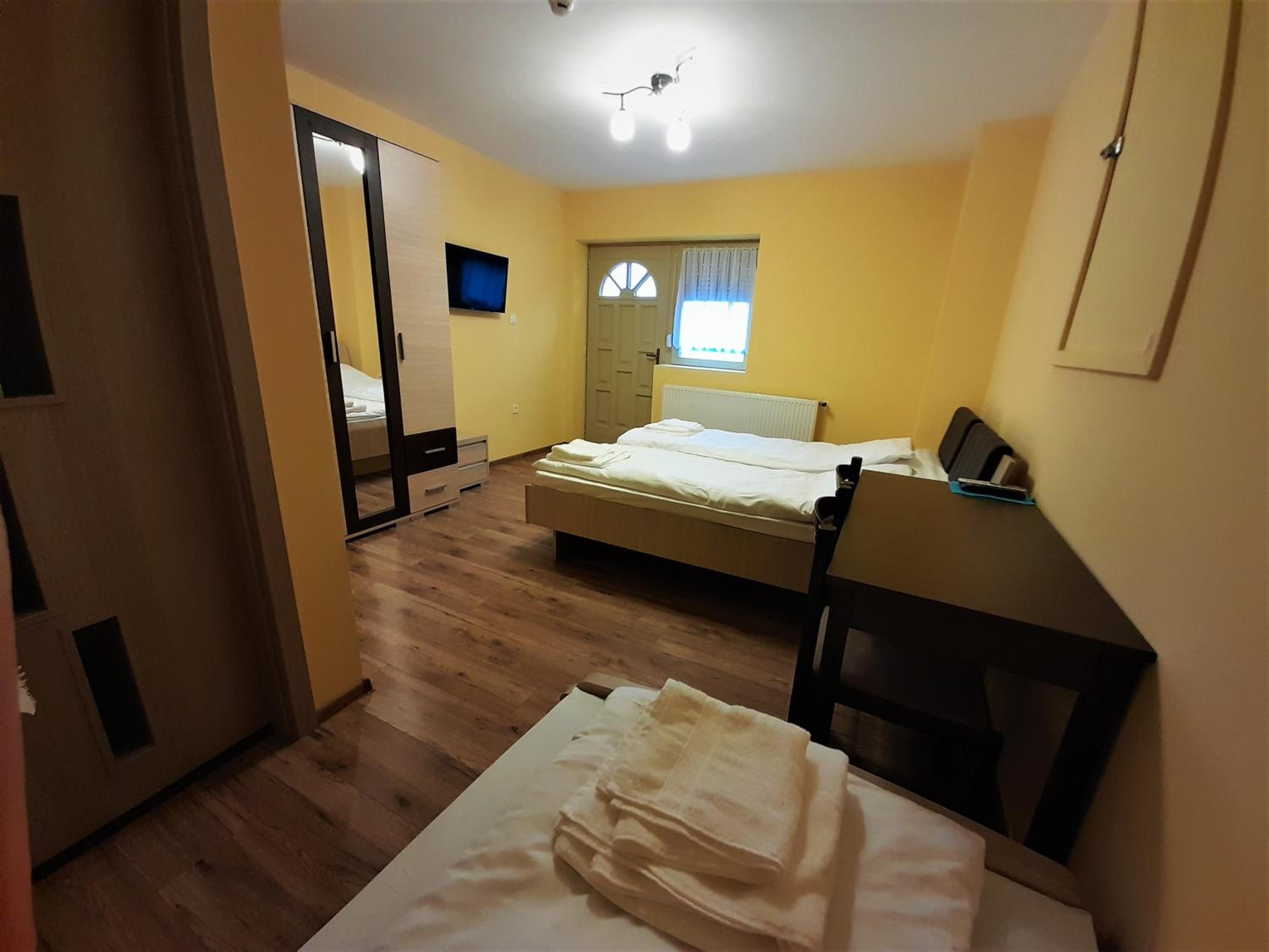 Triple Room with Bathroom photo 1