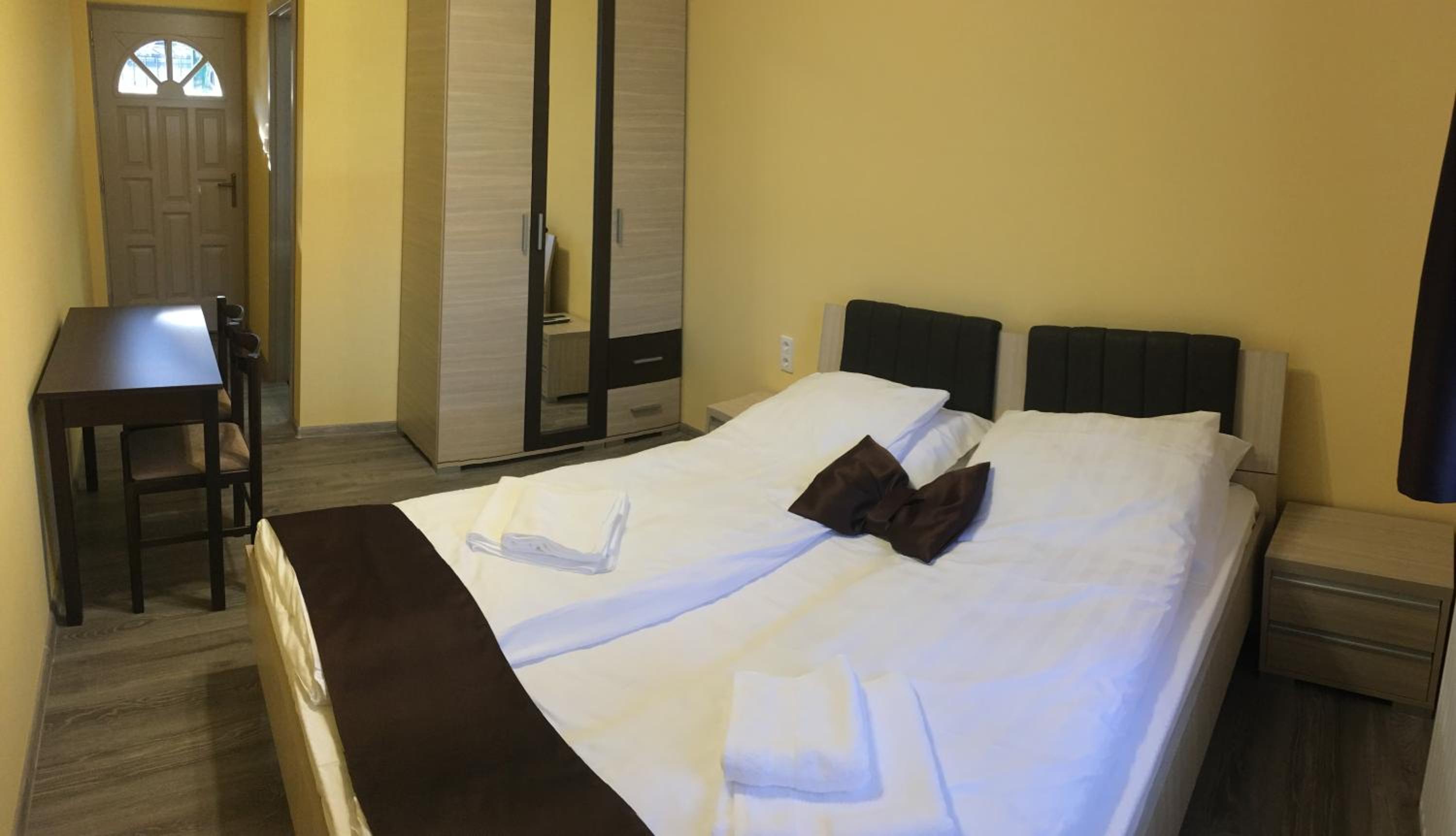 Double Room with Private Bathroom photo 2