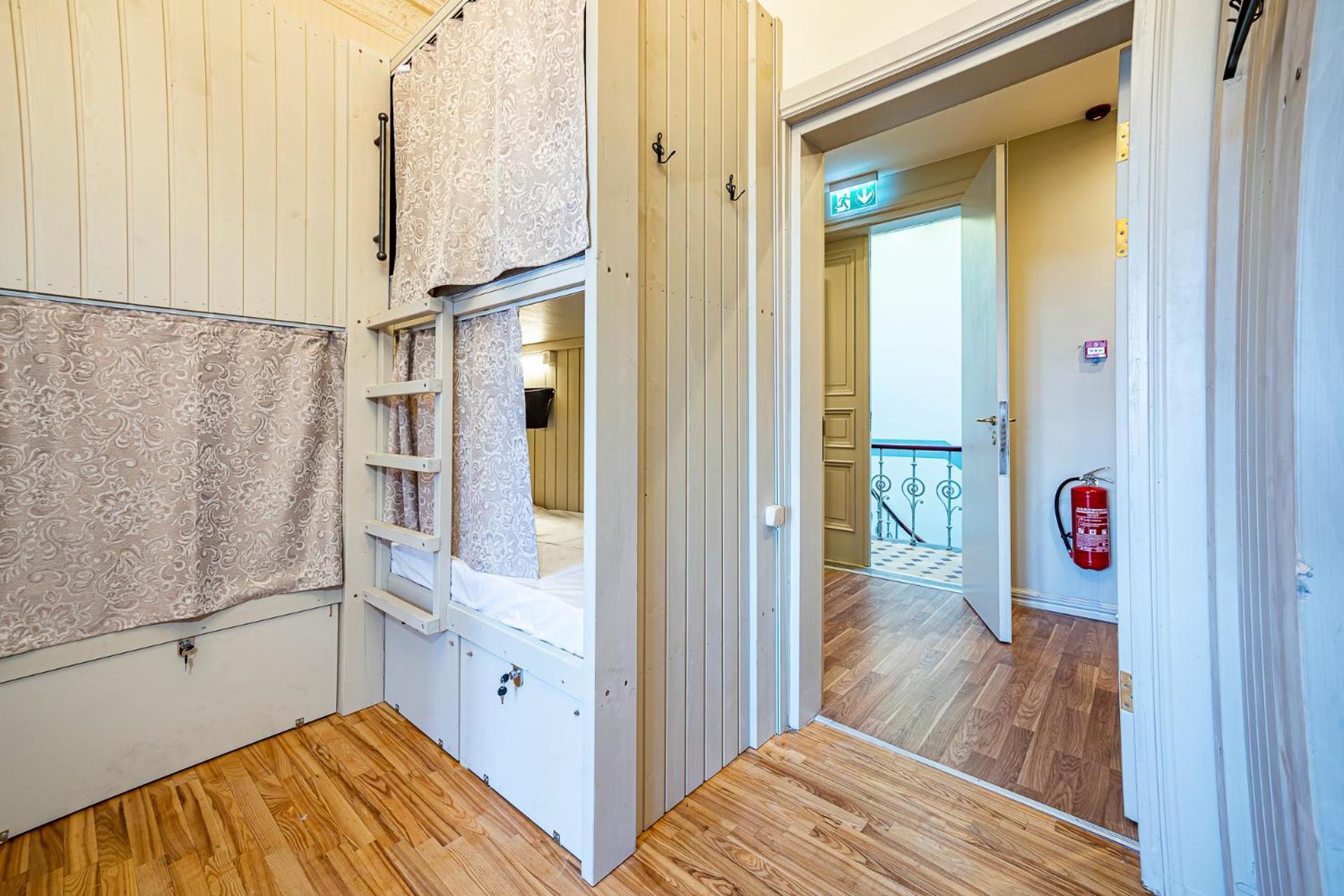 Bunk Bed in 12-Bed Female Dormitory Room   photo 1