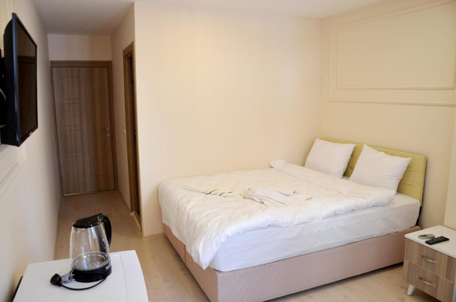 Deluxe King Room photo 2
