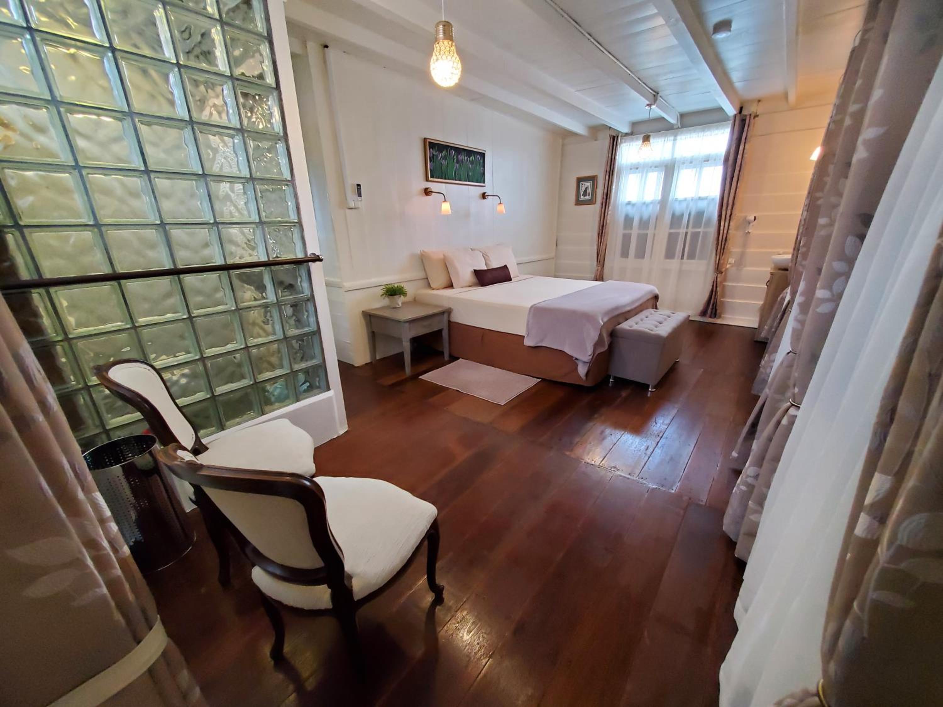 Apartment with Balcony