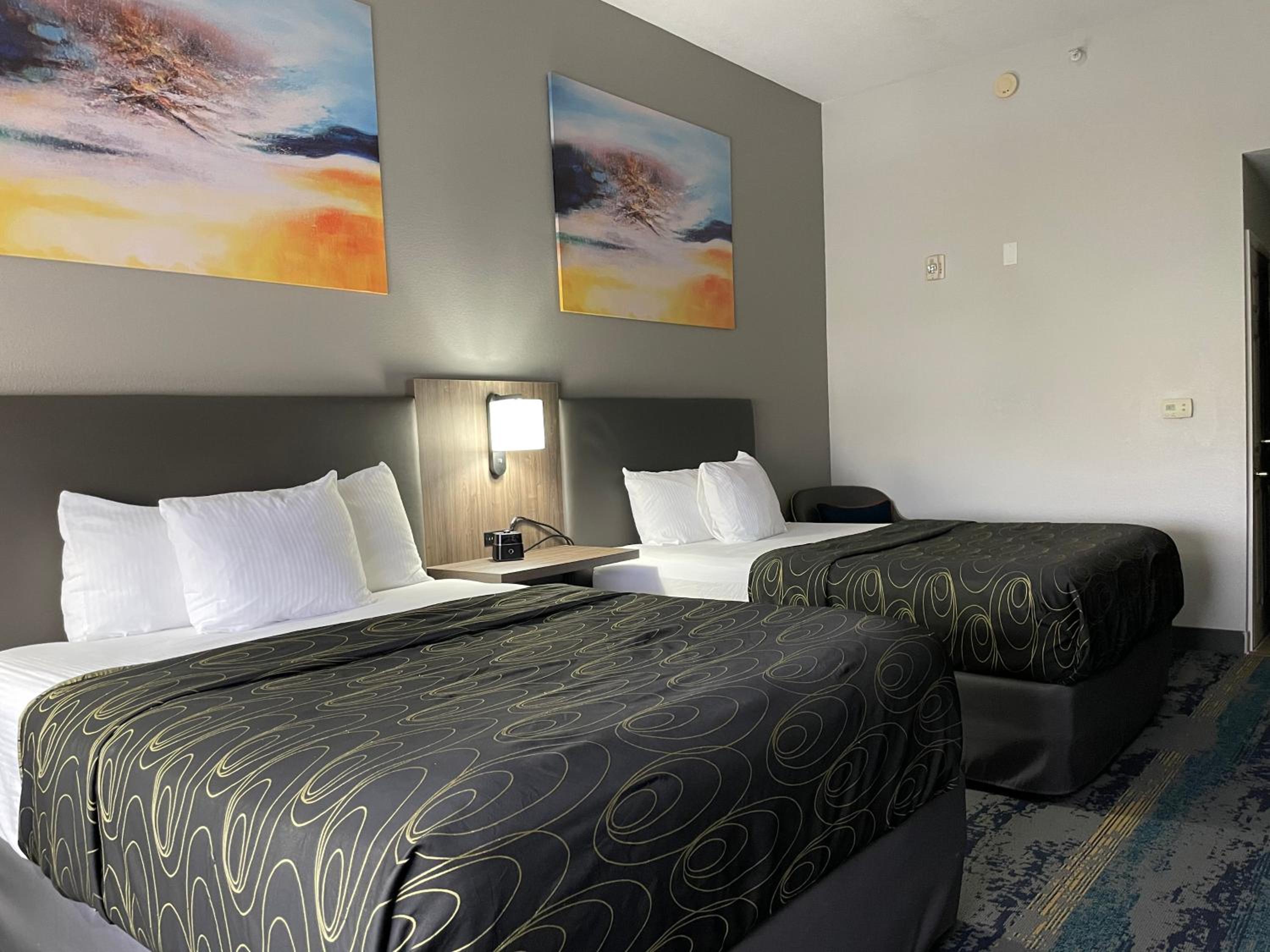 Queen Room with Two Queen Beds - Photo 1