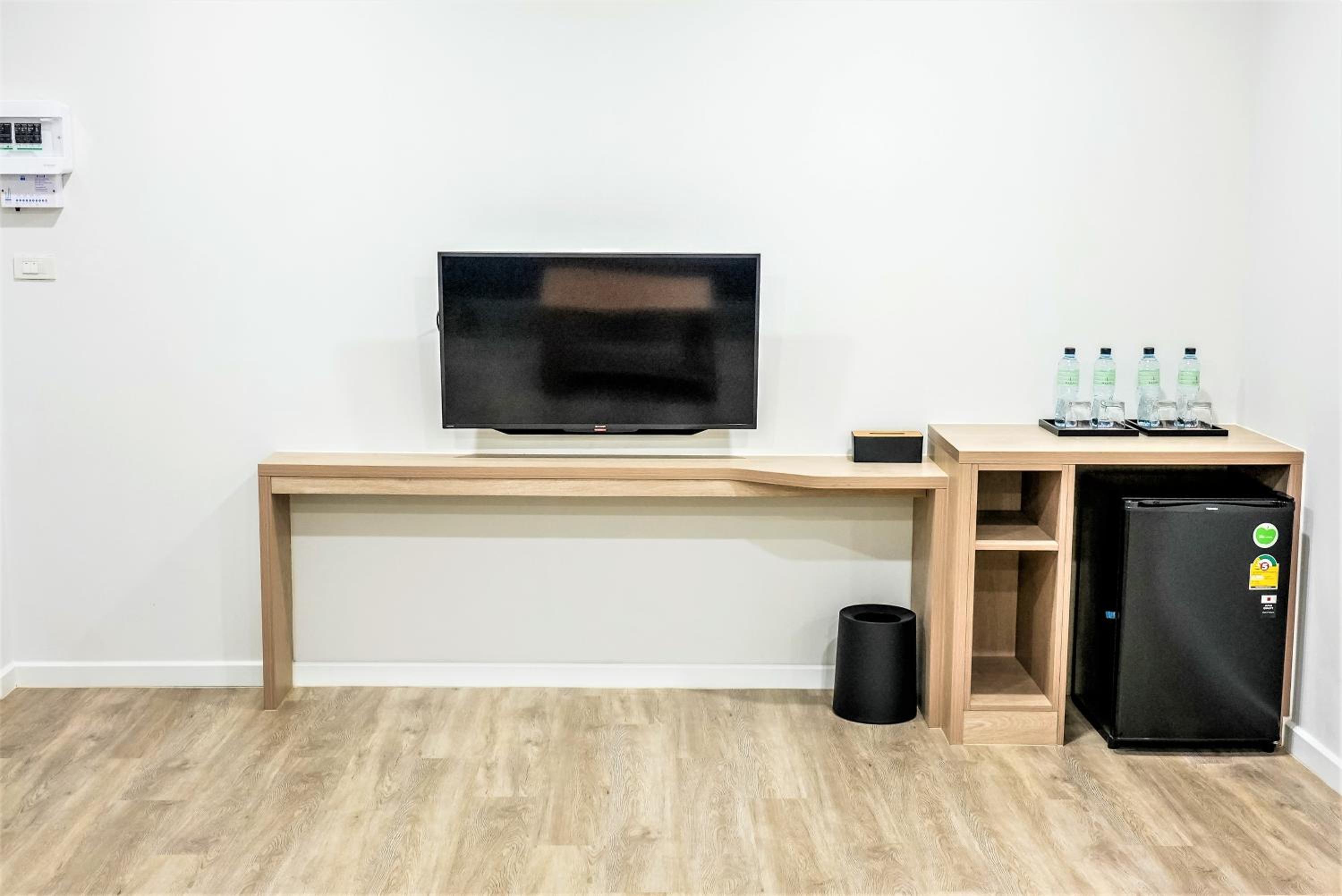 Family Room - Photo 6
