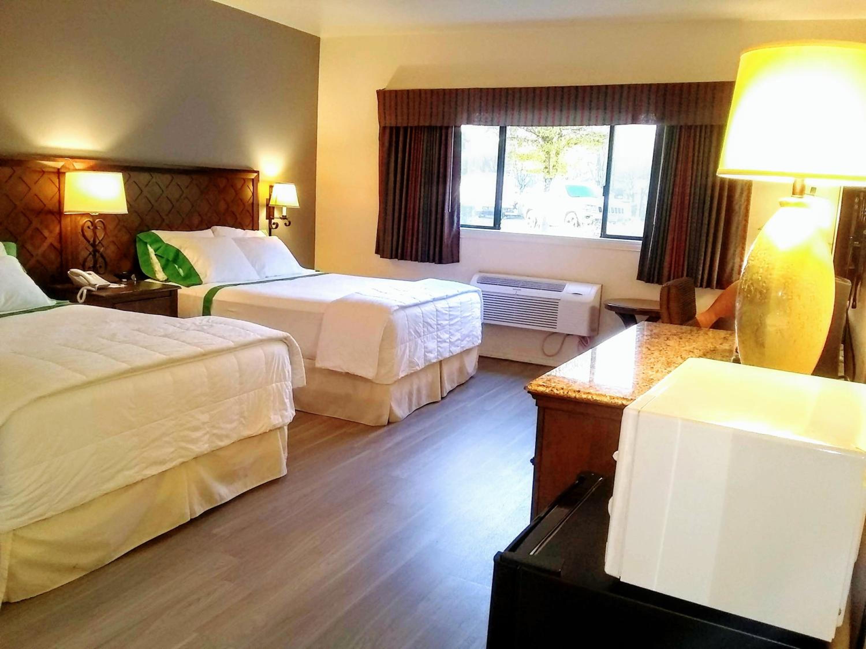 Deluxe Queen Room with Two Queen Beds - Non-Smoking photo 1