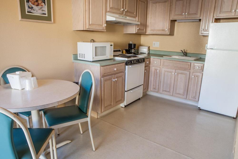 King Suite - Photo 3