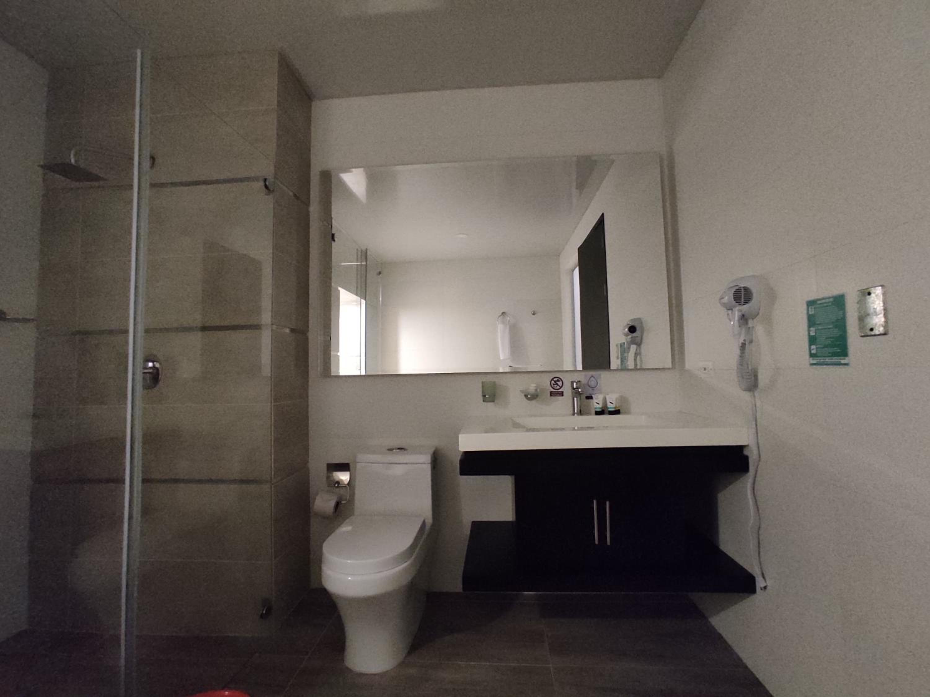 Suite - Photo 5