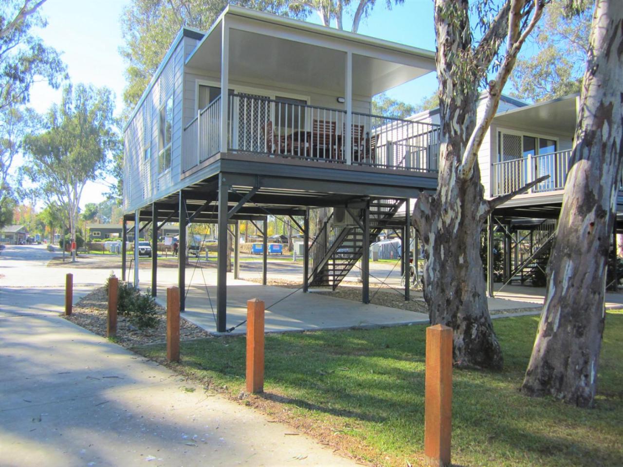 Deluxe 2 Bedroom Riverfront Cabin - Sleeps 5 - Photo 12