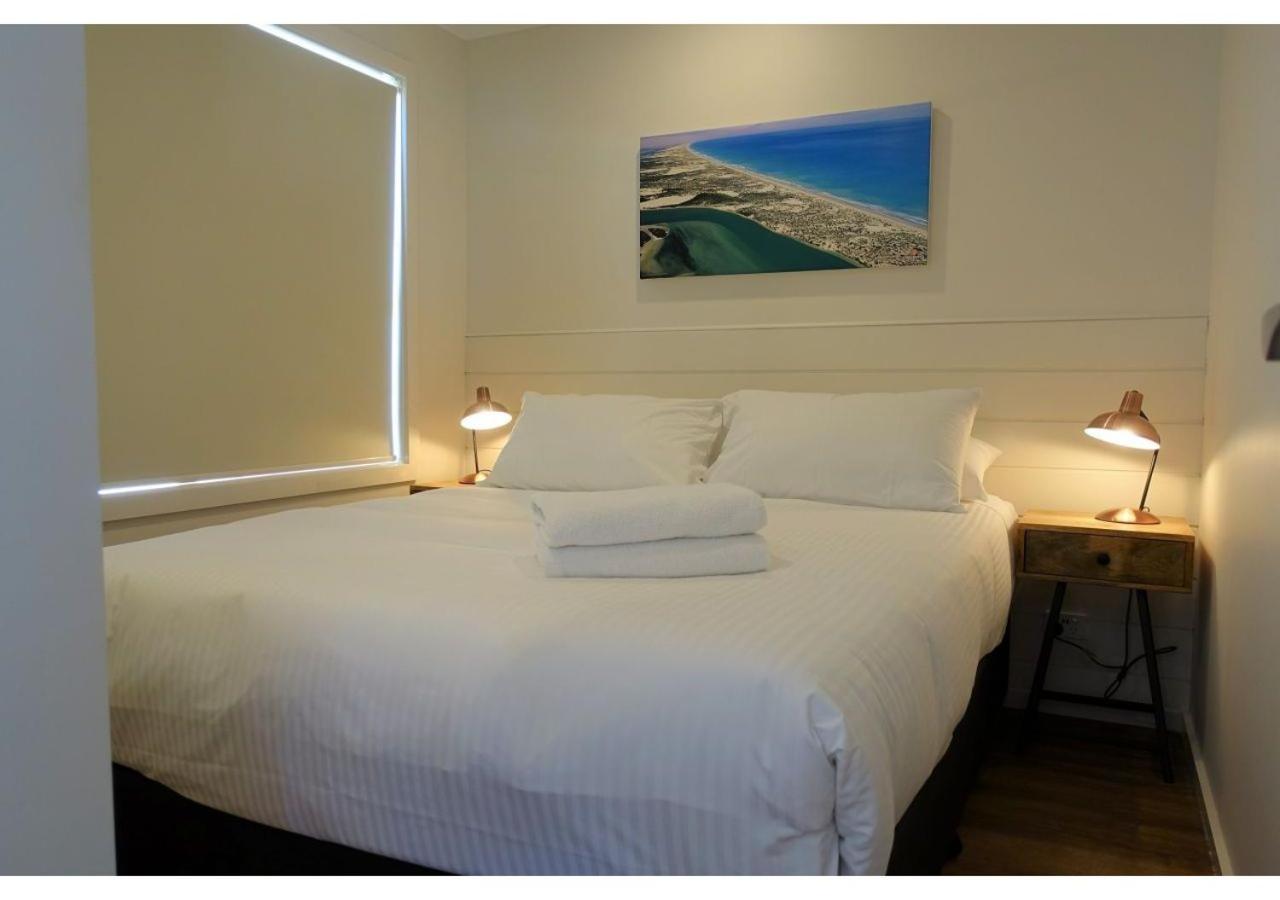 Standard 2 Bedroom Cabin - Sleeps 4 - Photo 4