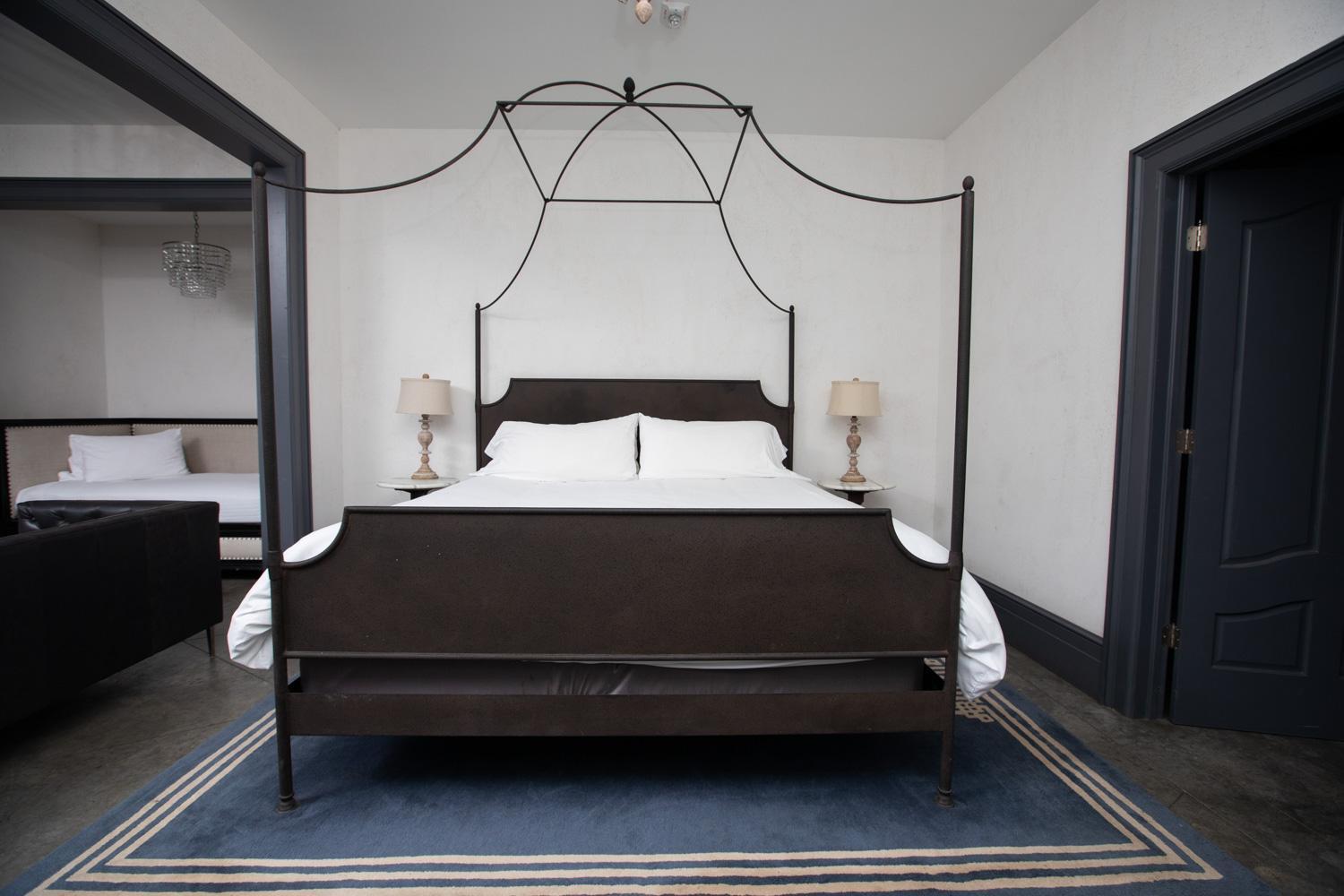 Deluxe King Suite with River View - Chateau