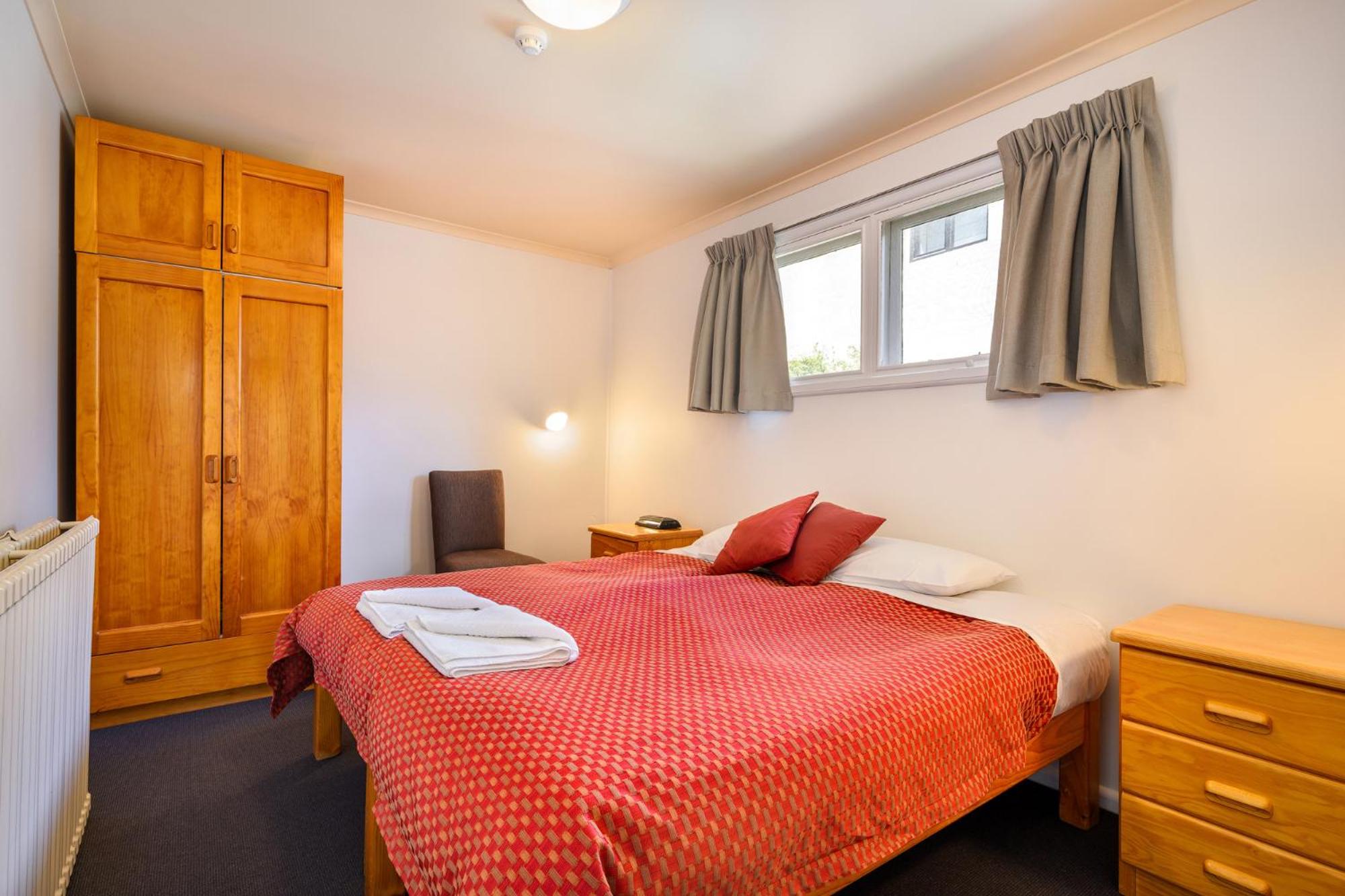 One-Bedroom Apartment (2 Adults) - Winter photo 3