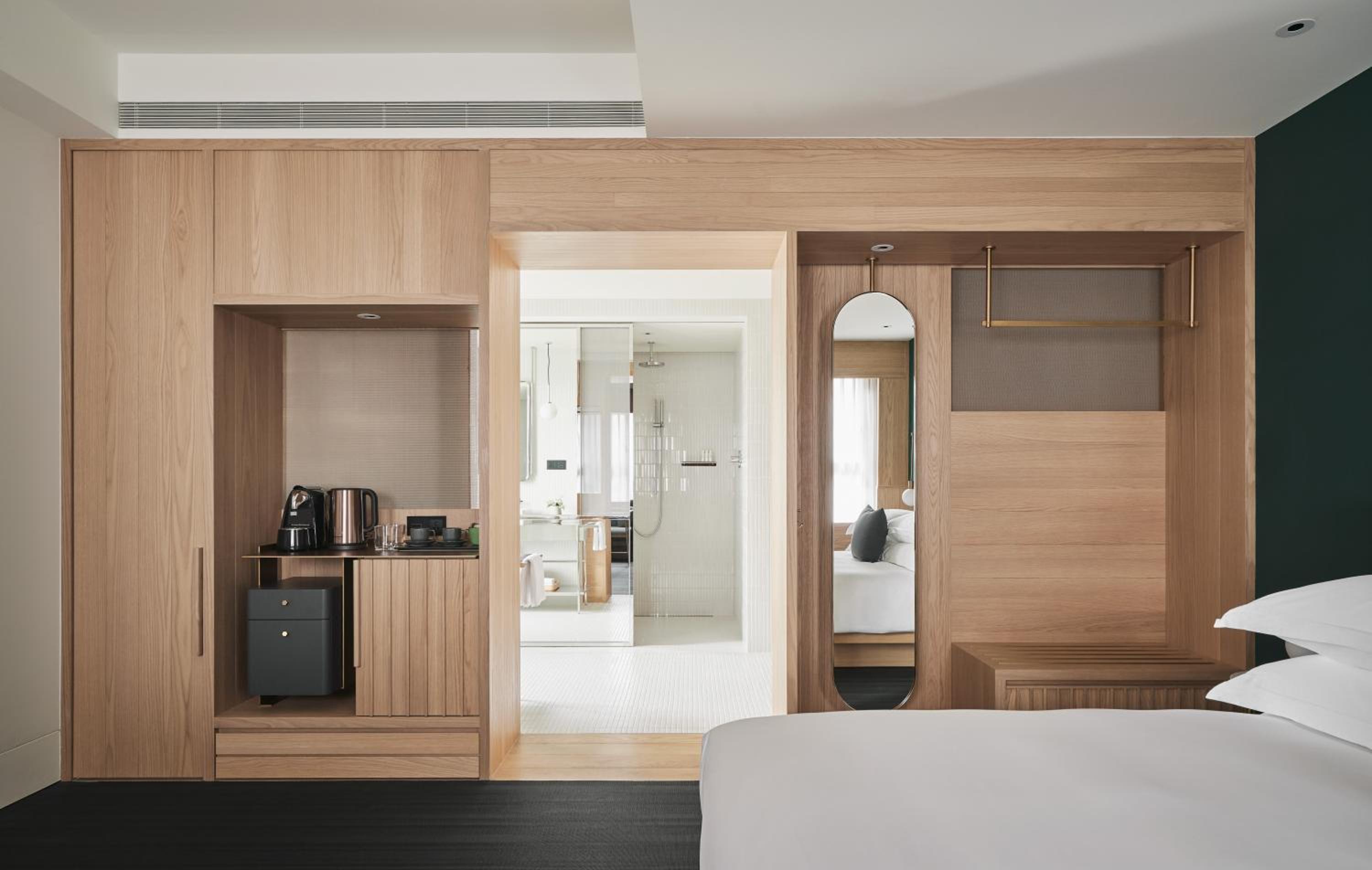 Premium King Room photo 1