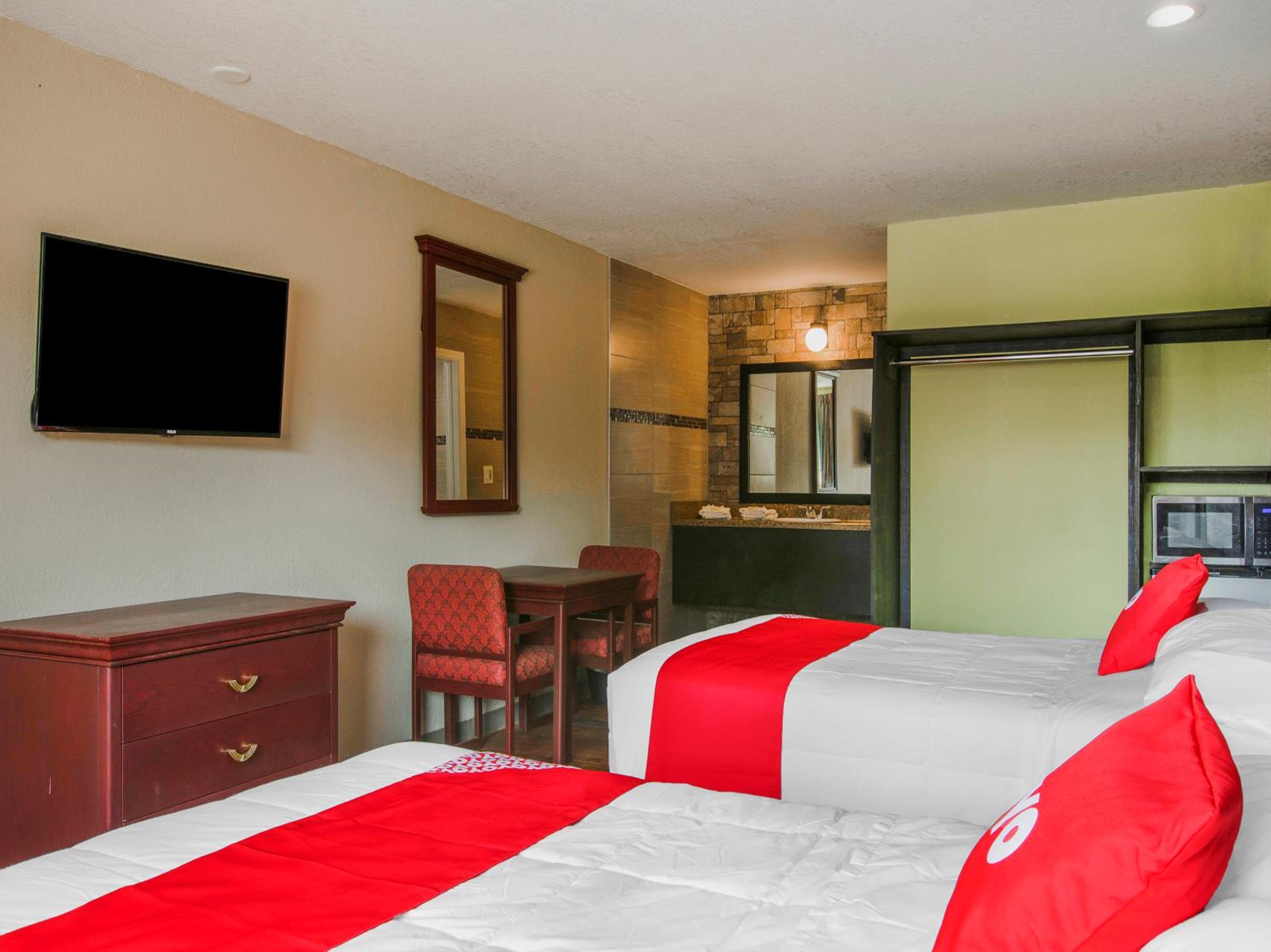 Double Room with Two Double Beds - Photo 1