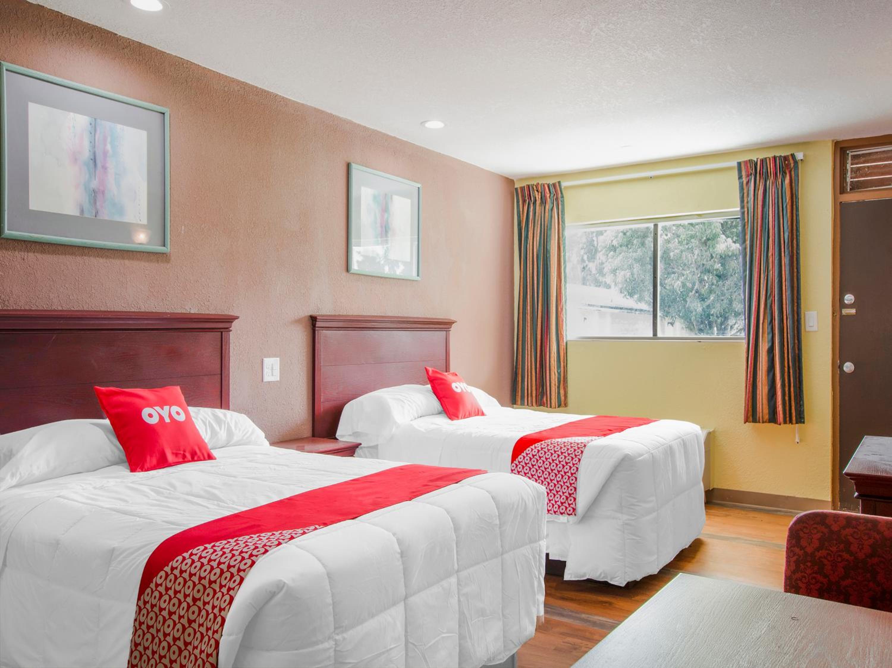 Double Room with Two Double Beds - Photo 6