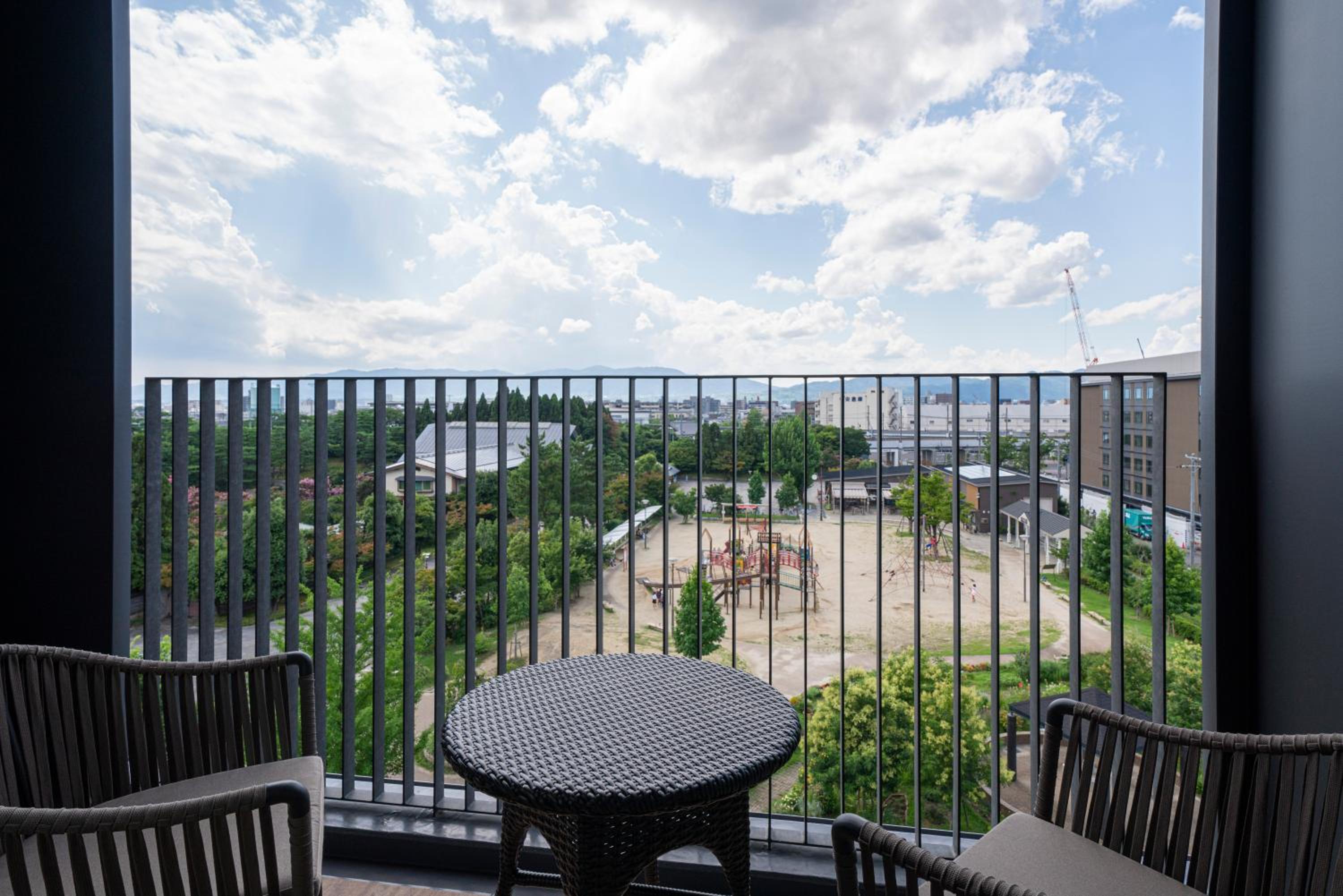 Twin Room with Shower, Balcony and Park View - Non Smoking - Photo 4
