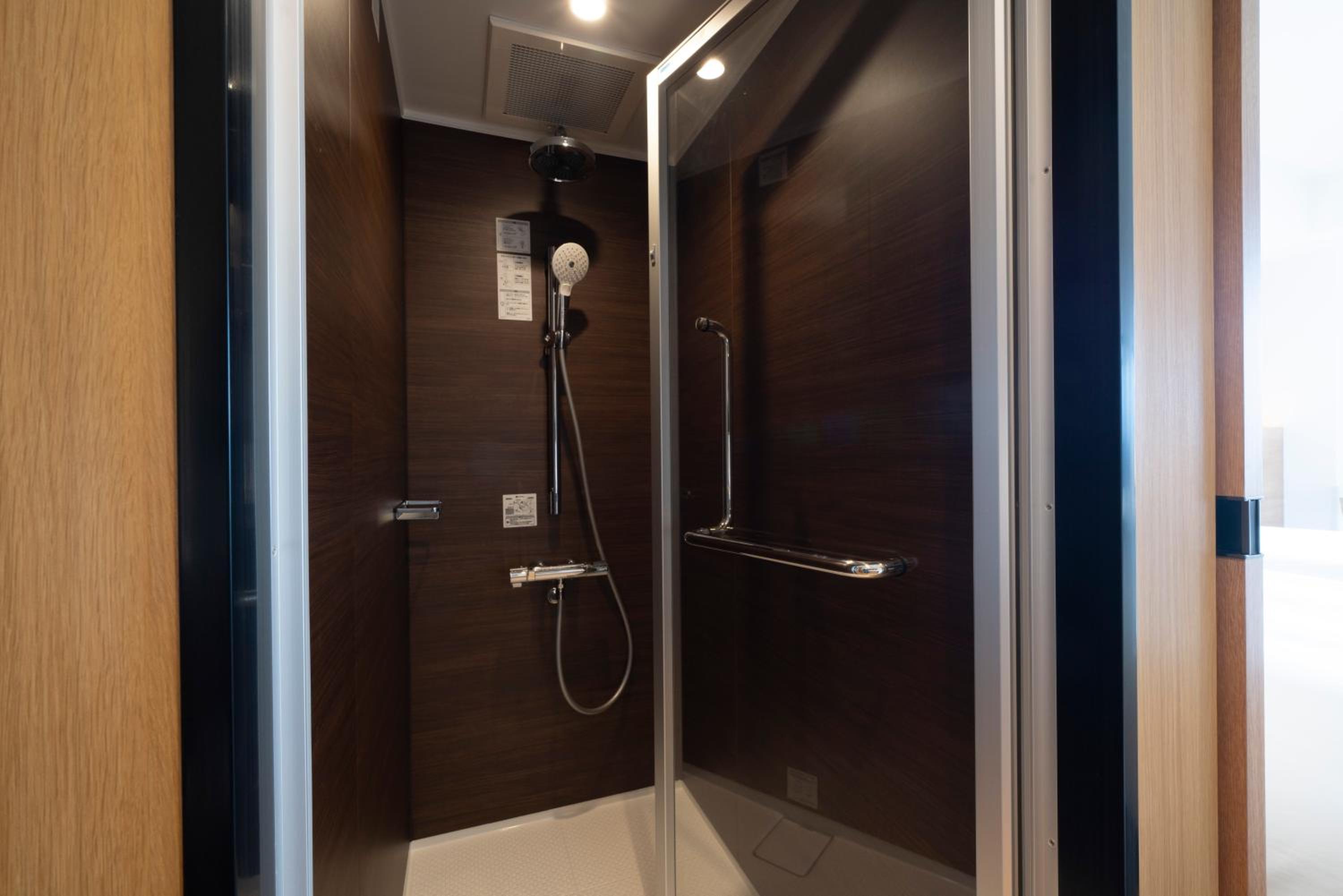 Double Room with Shower, Balcony and Park View - Non Smoking - Photo 9