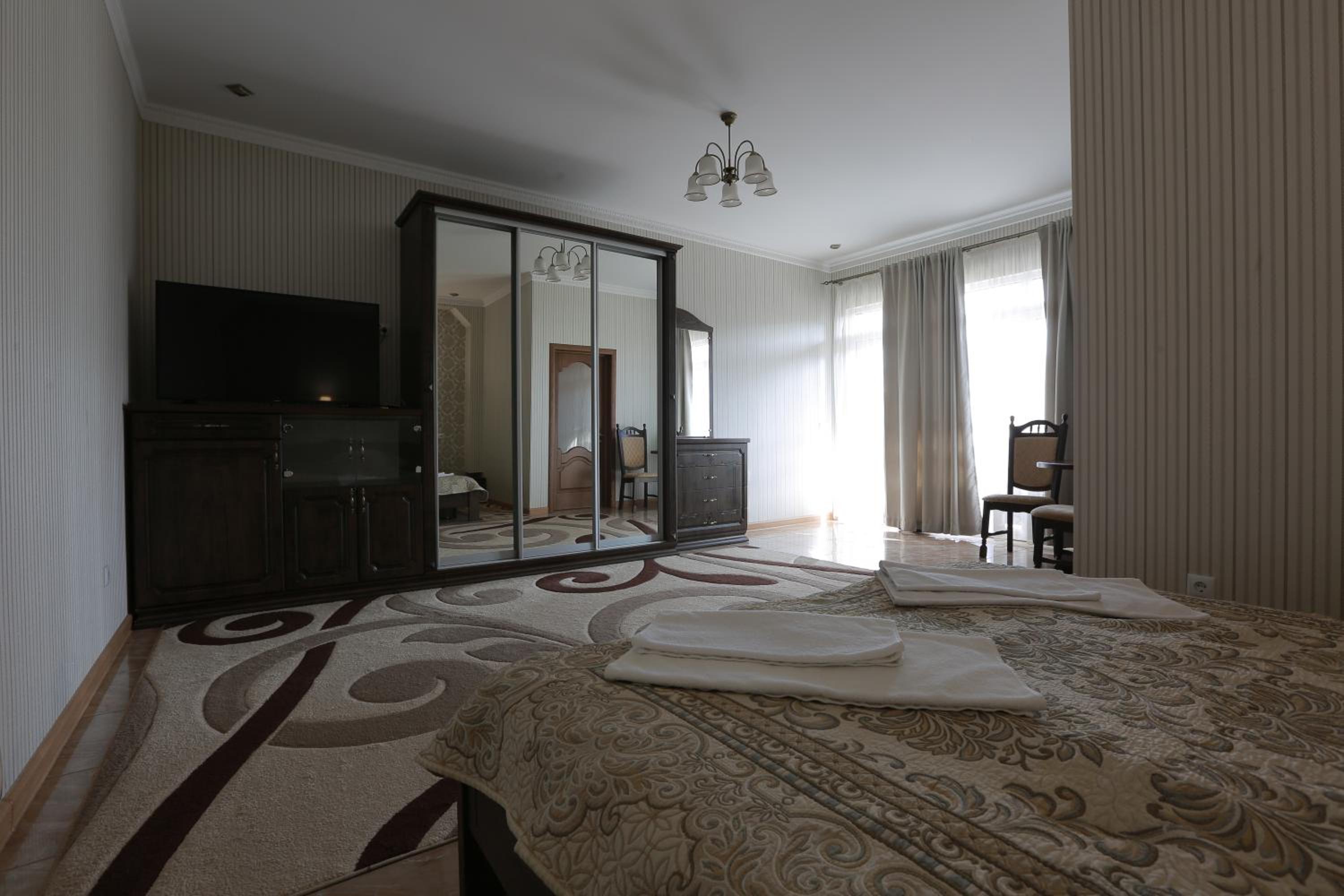 Deluxe Double Room with Shower