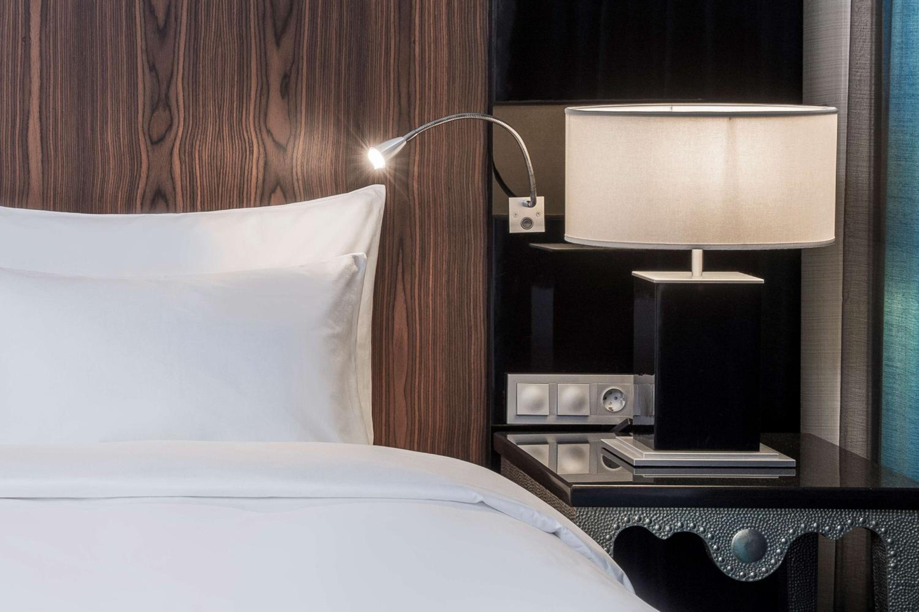 Premium Room - Photo 6