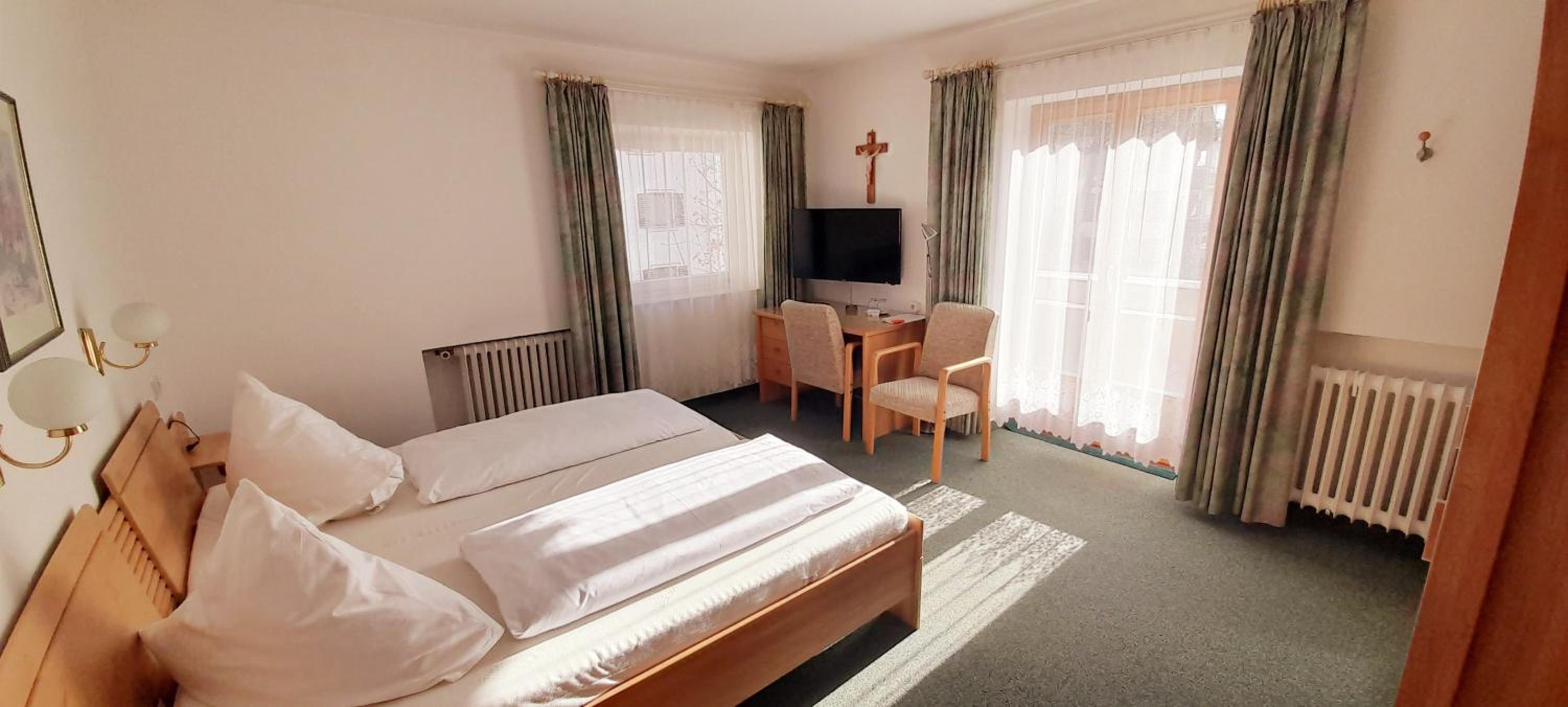 Standard Double Room - Photo 4