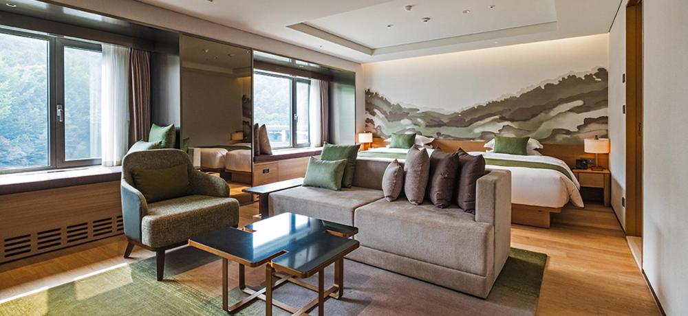 Deluxe Family Suite
