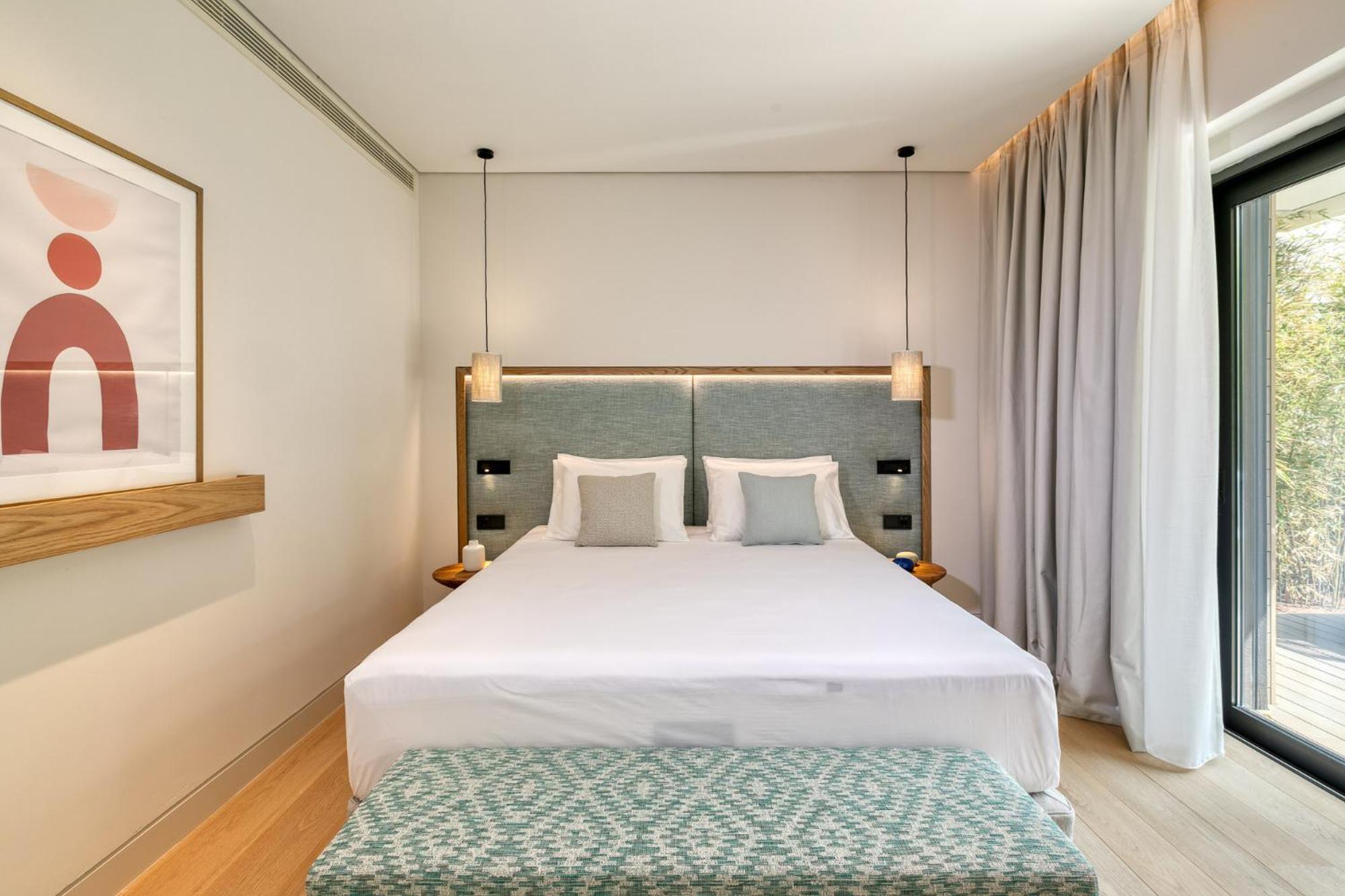 Deluxe Family Suite with Private Pool