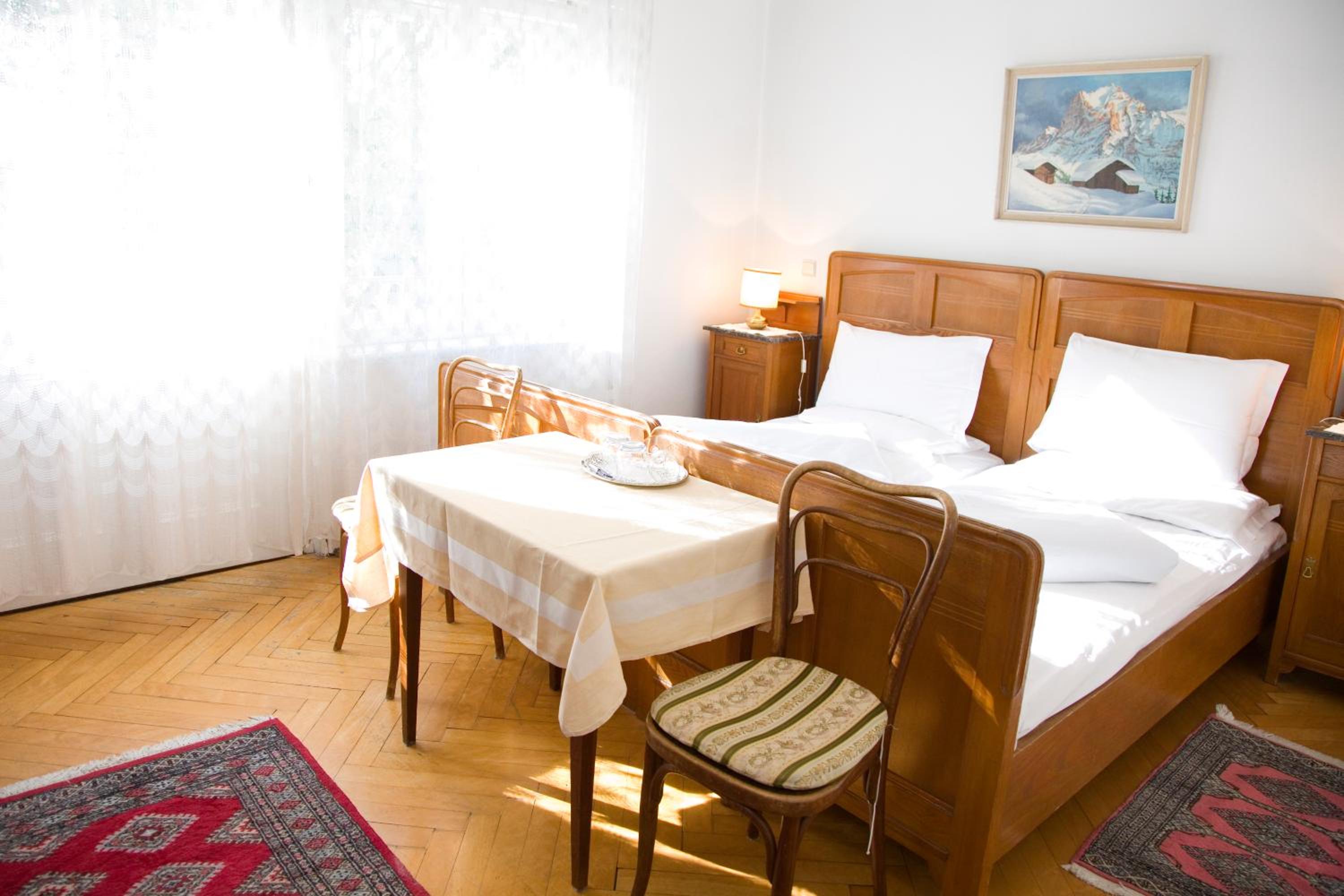 Double or Twin Room - Photo 6