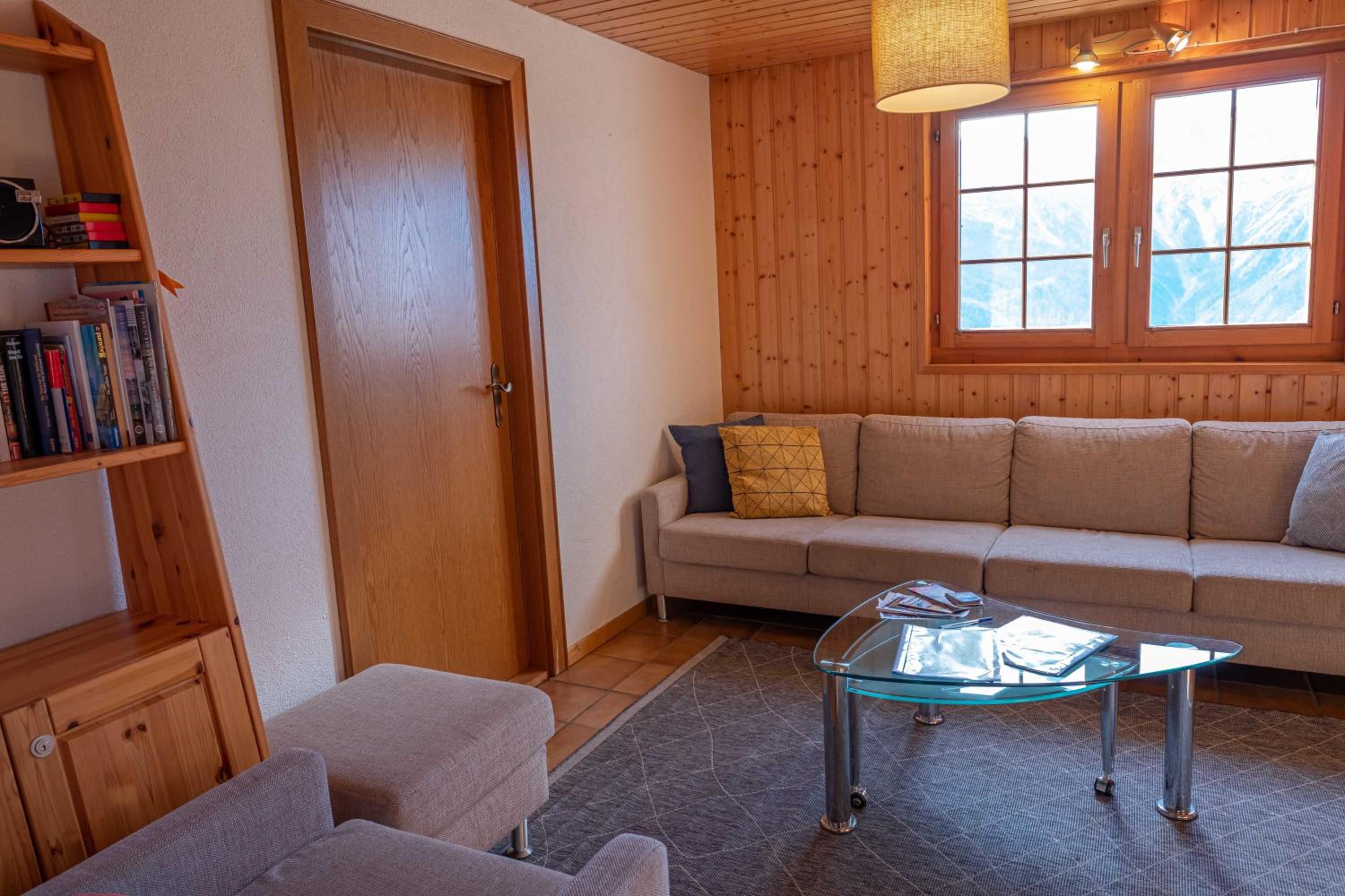 Apartment with Mountain View photo 2
