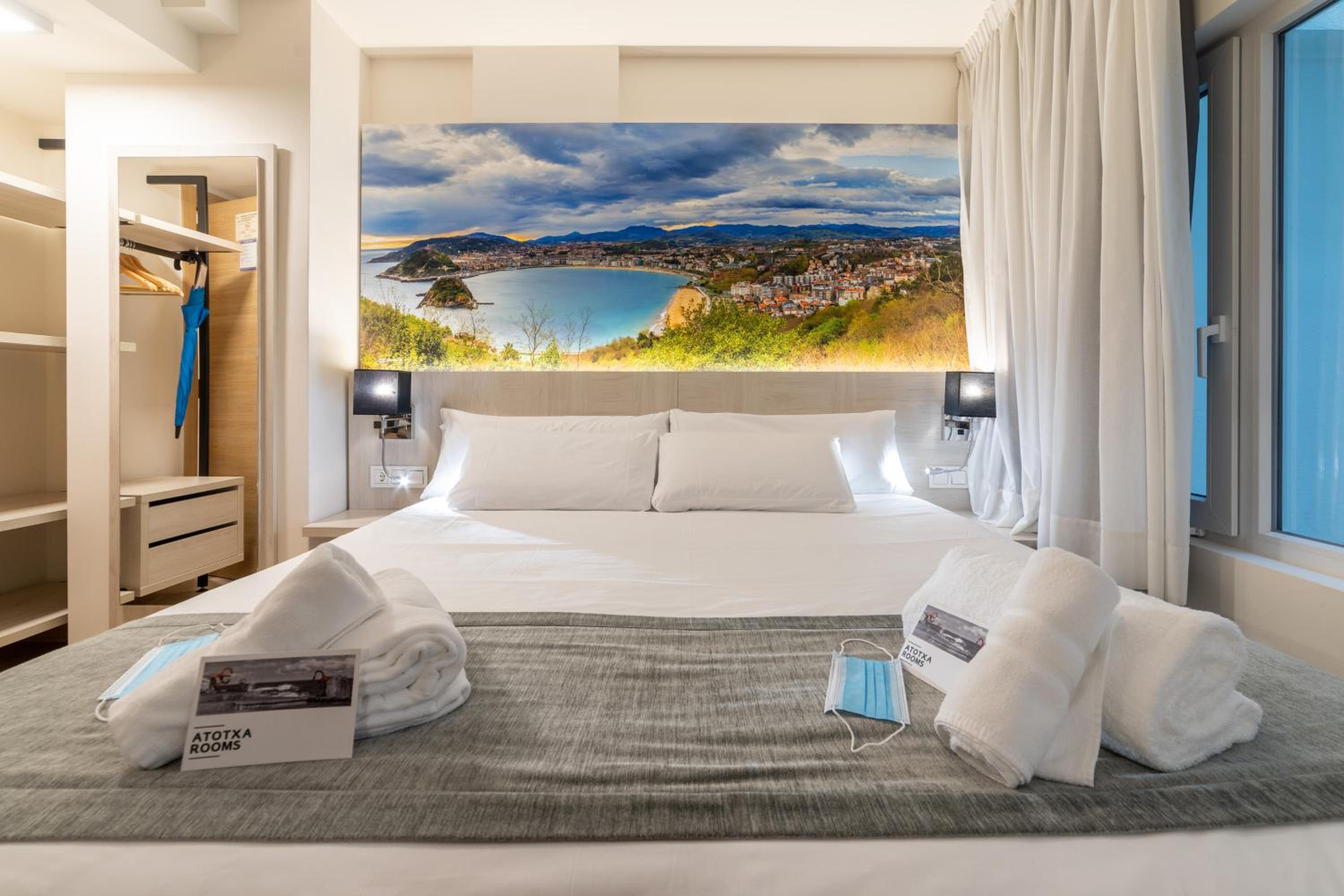 Classic Quadruple Room Interior photo 3