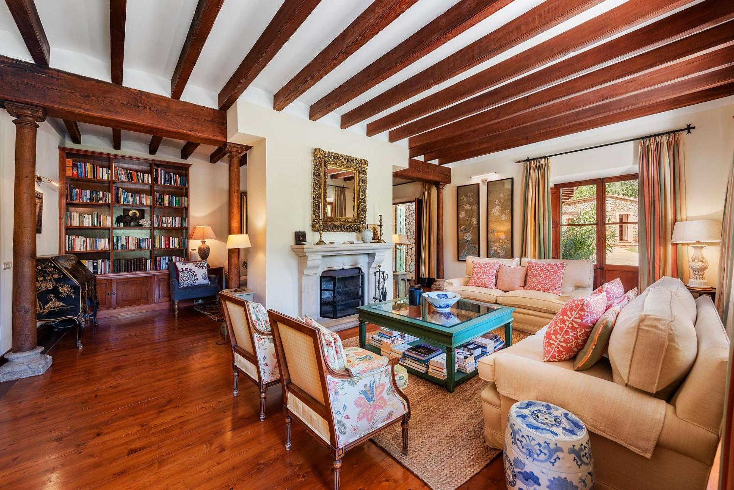 Villa photo 2
