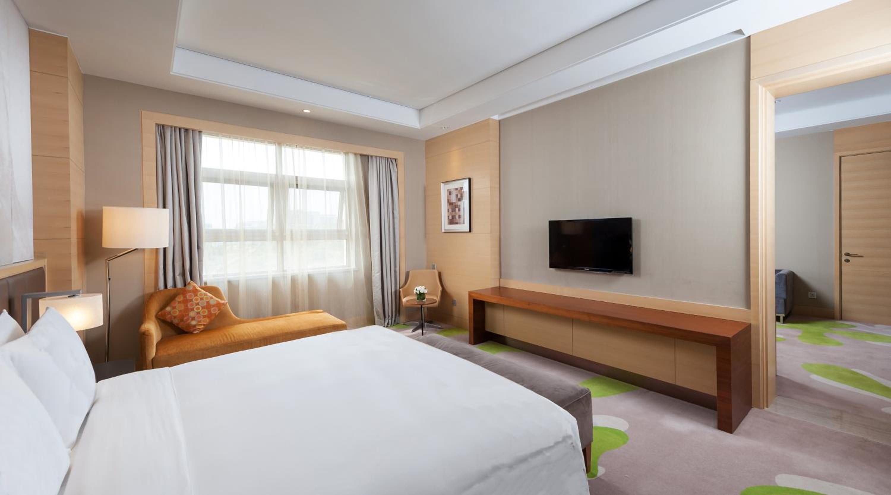 One-Bedroom King Suite