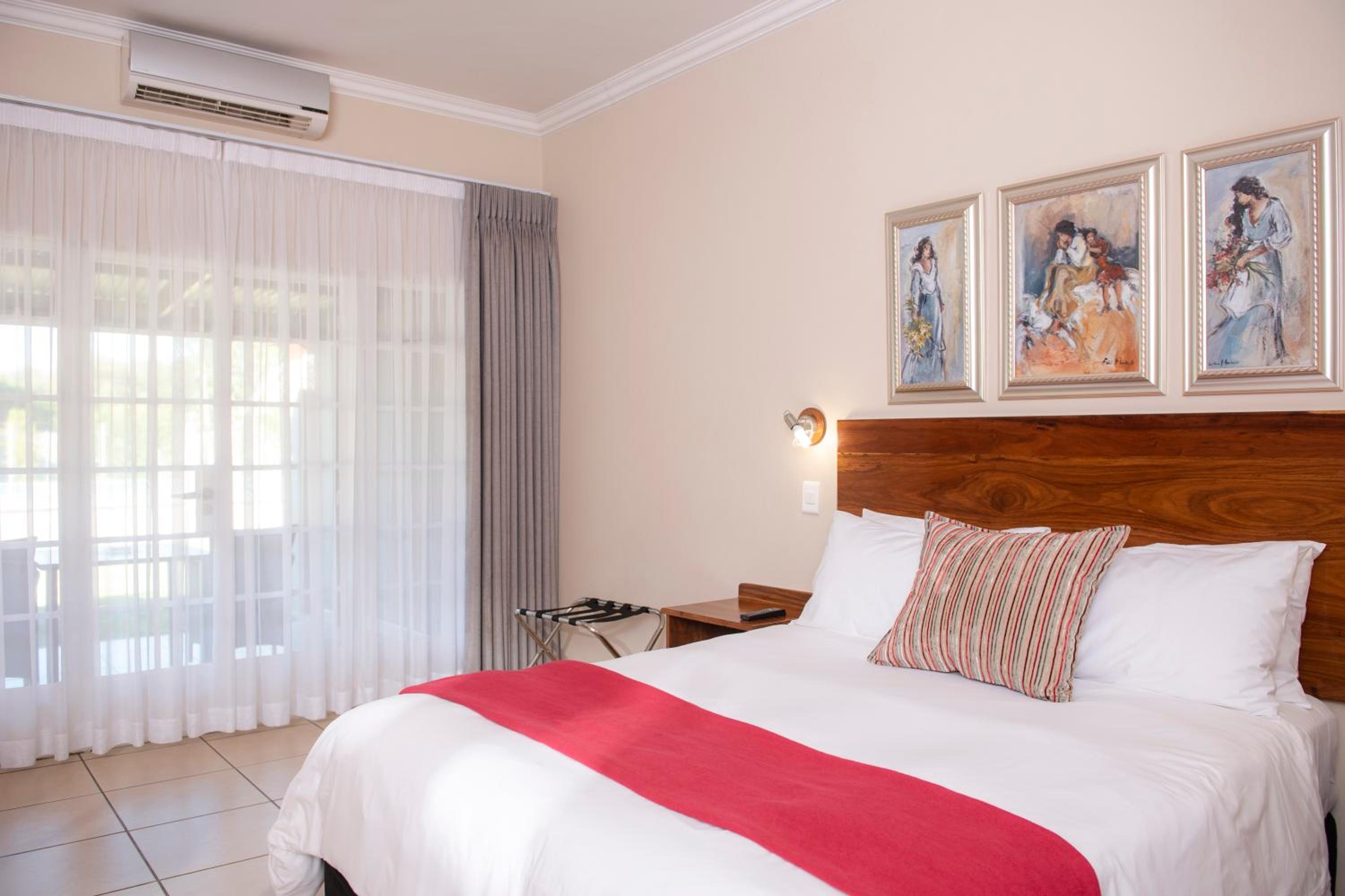 Superior Queen Room photo 1