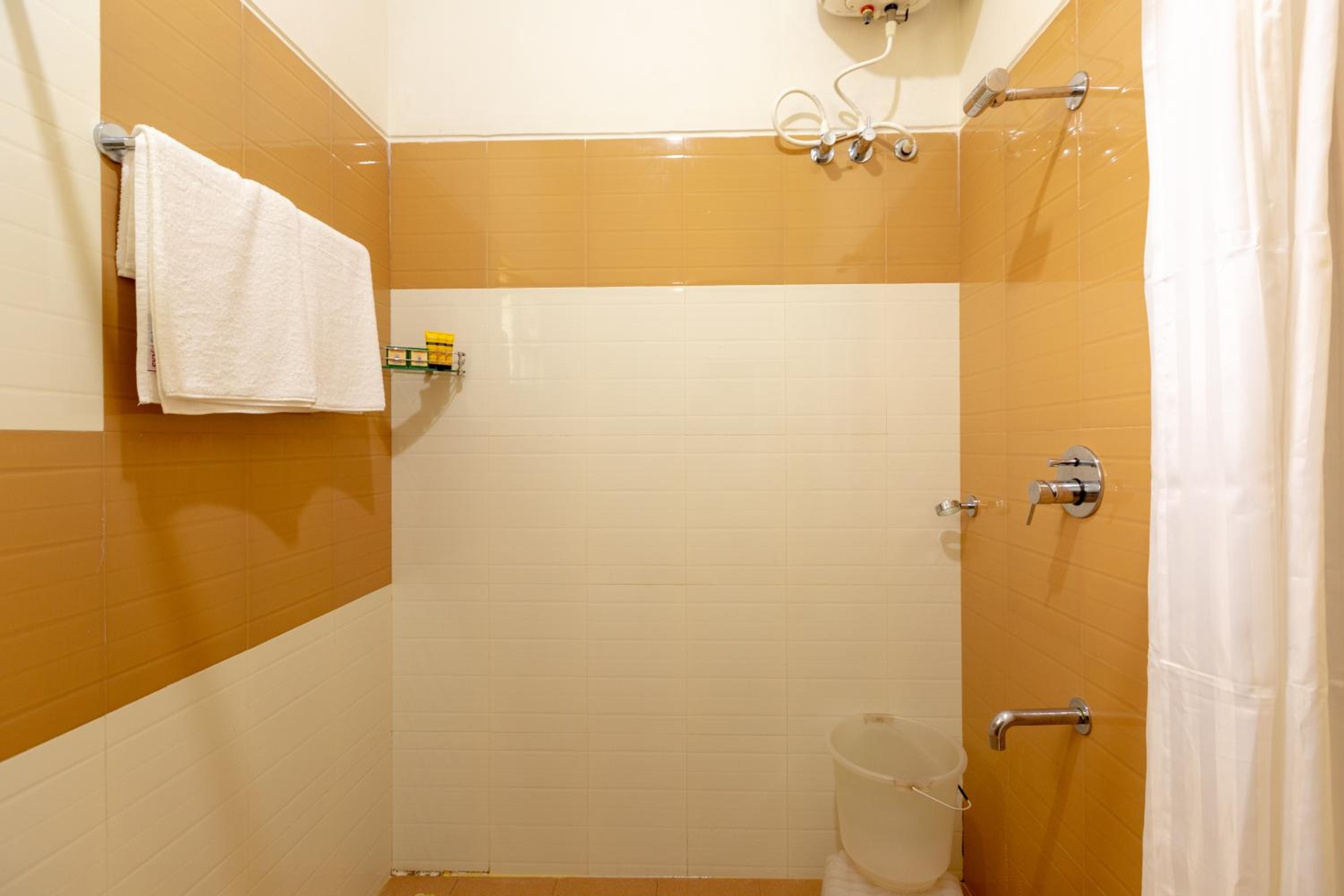 Budget Double Room photo 2
