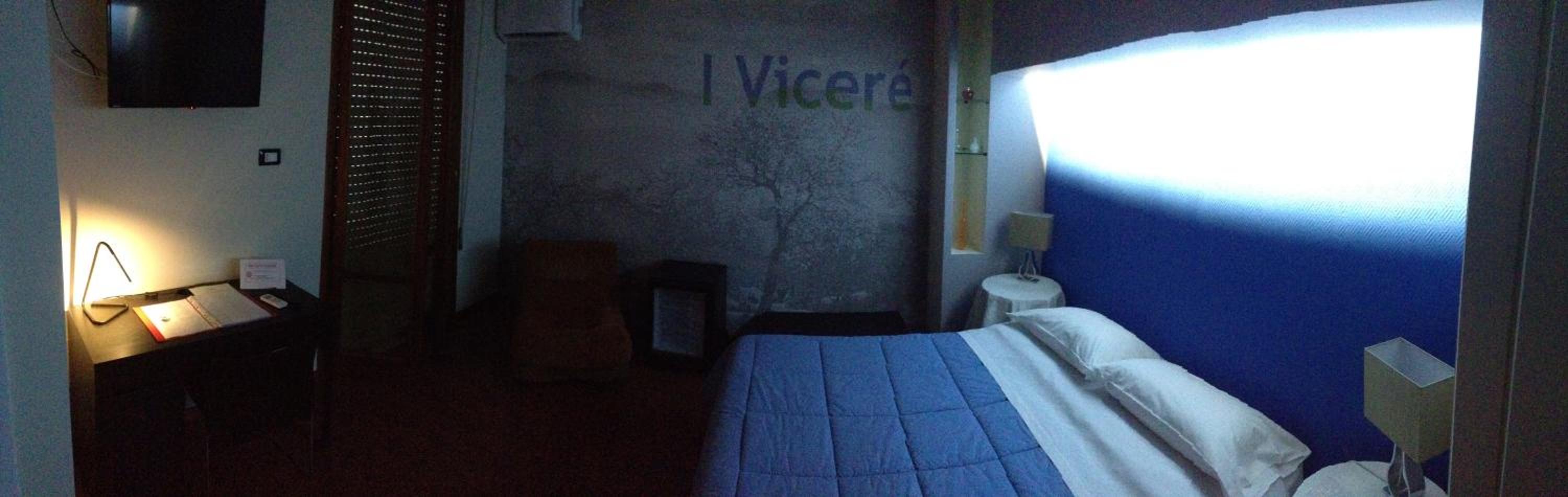 Double/Twin Room - Photo 10