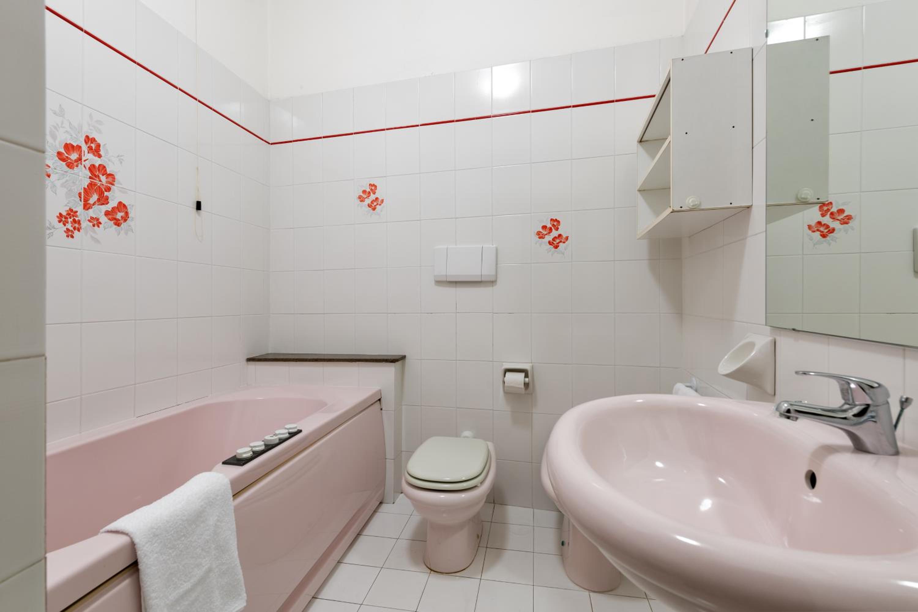 Double Room - Photo 7