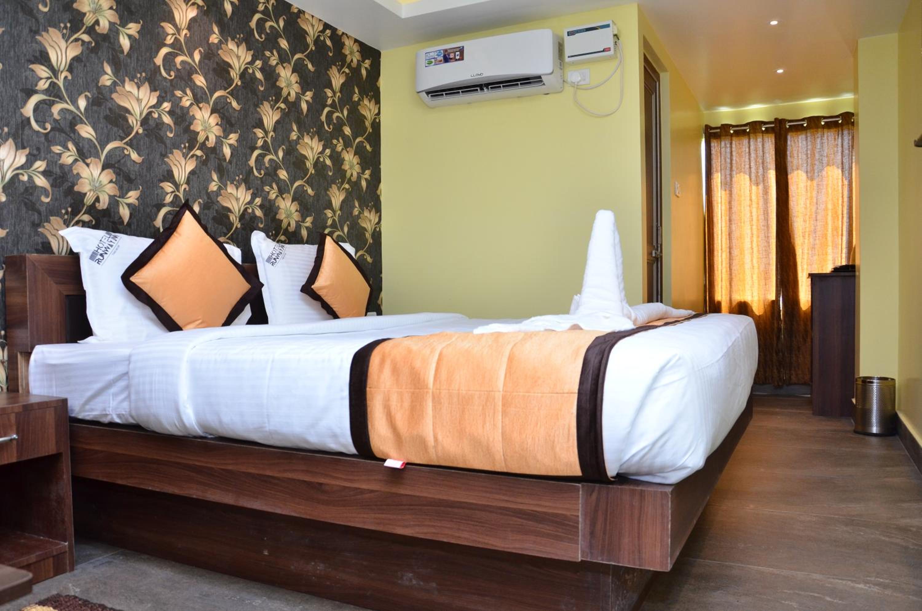Deluxe Room - Photo 1