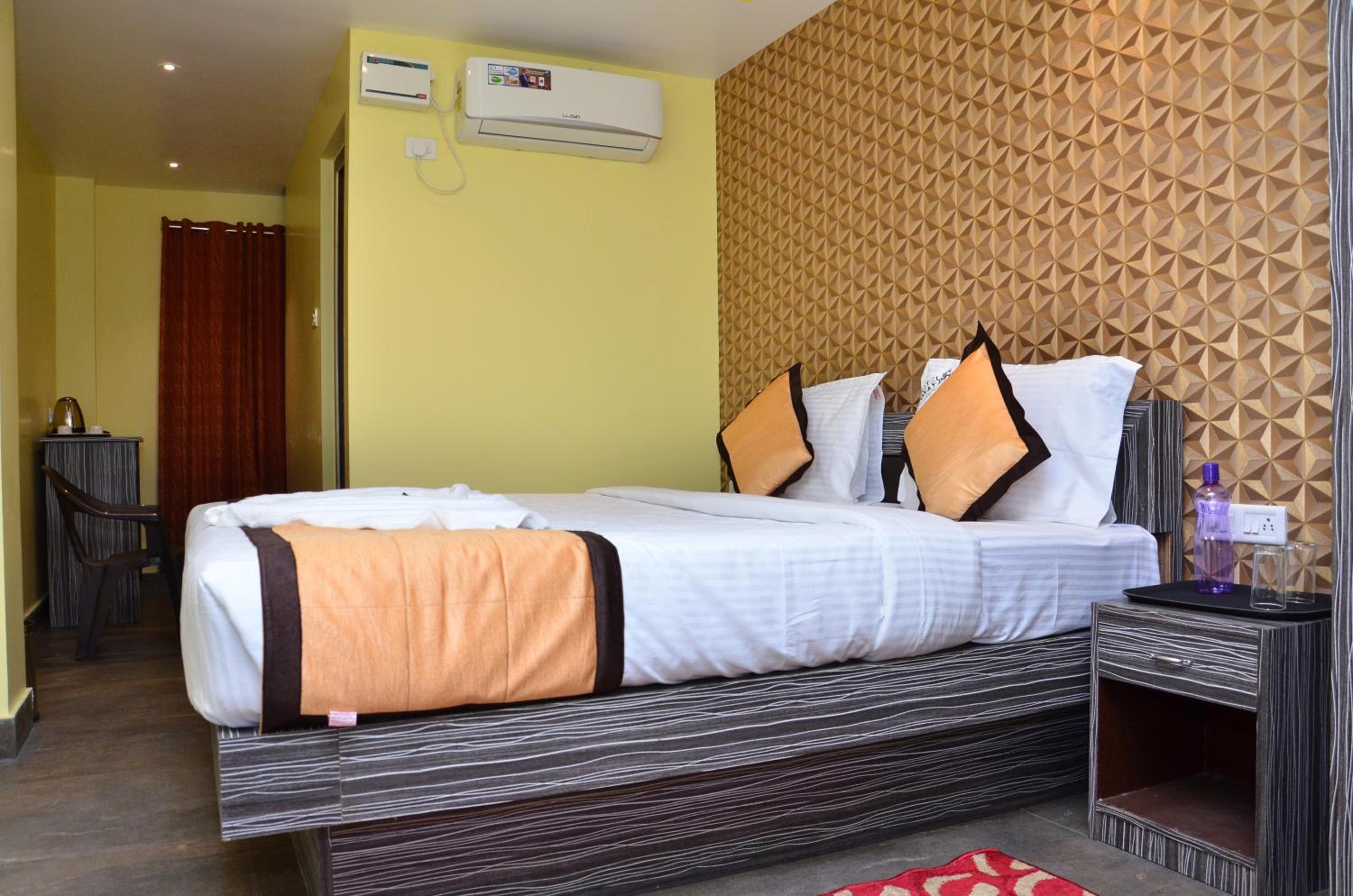 Deluxe Room - Photo 8