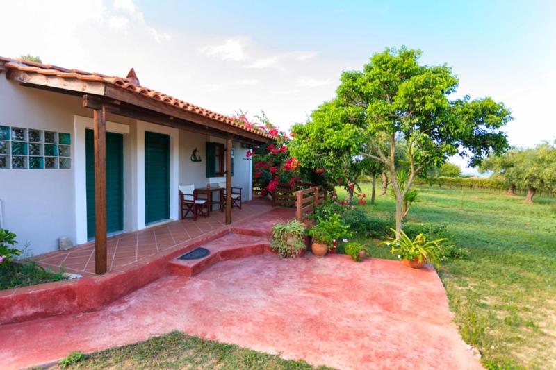 Three-Bedroom House - Photo 8