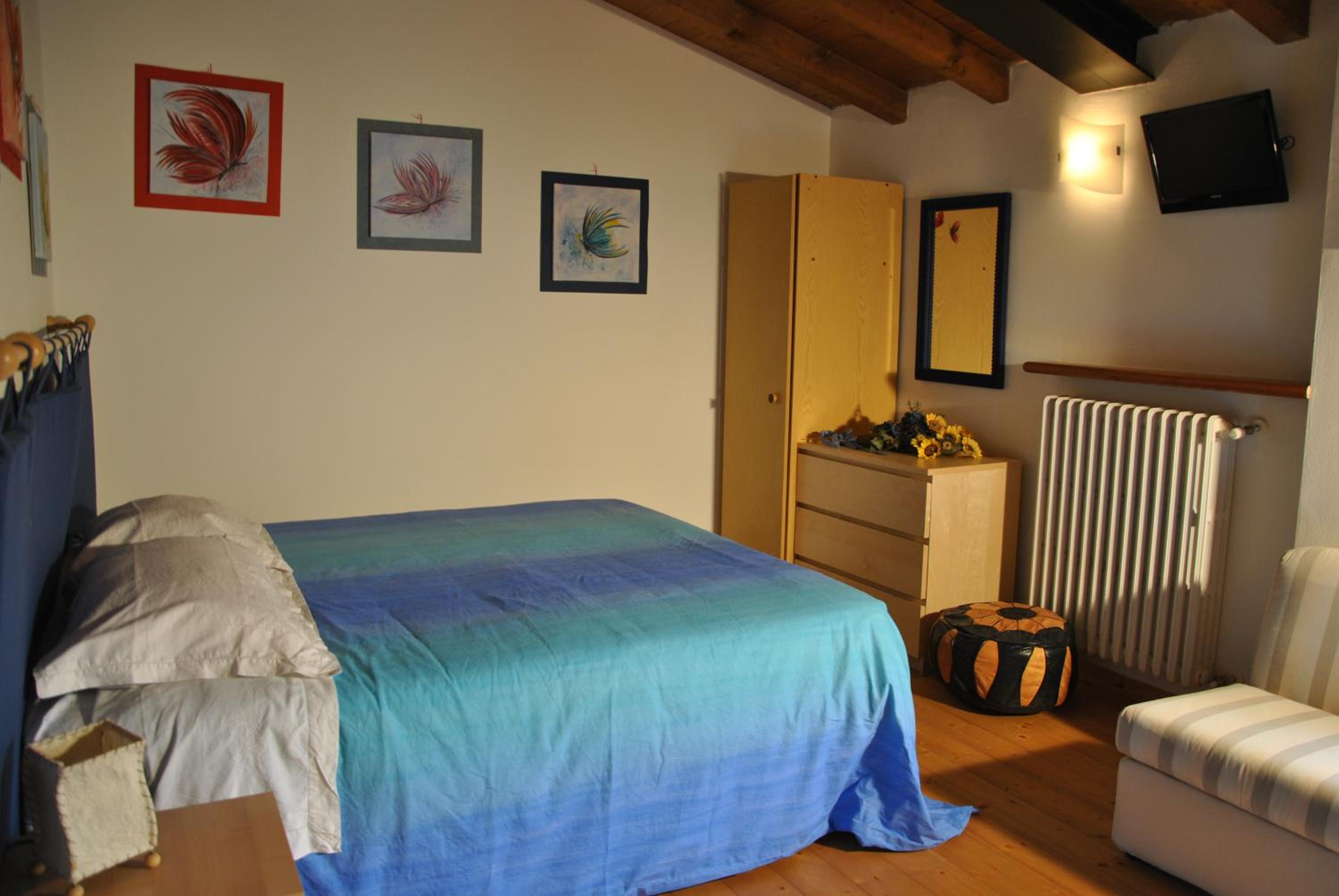 Family Room (6 Adults) photo 1