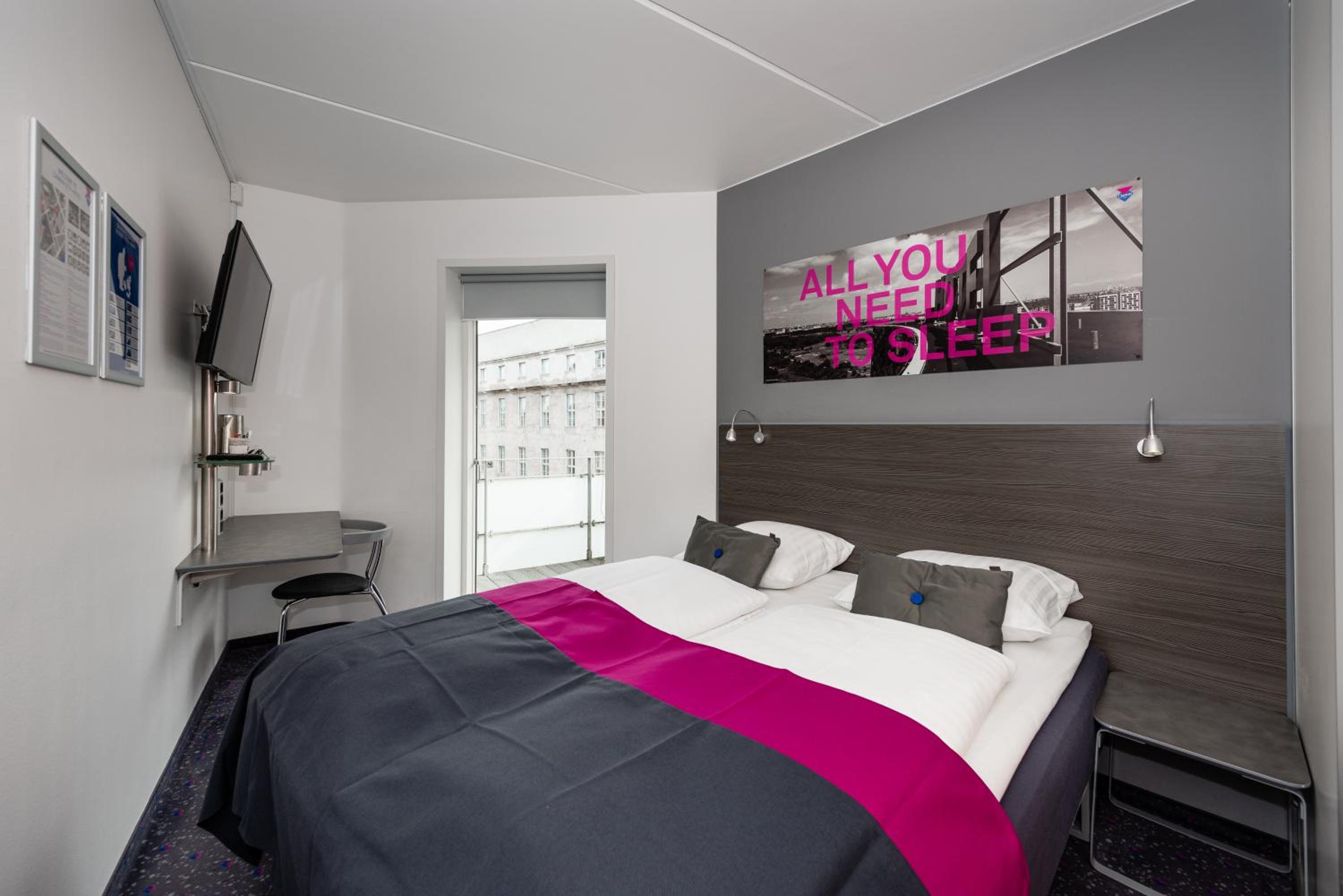 Captain Room