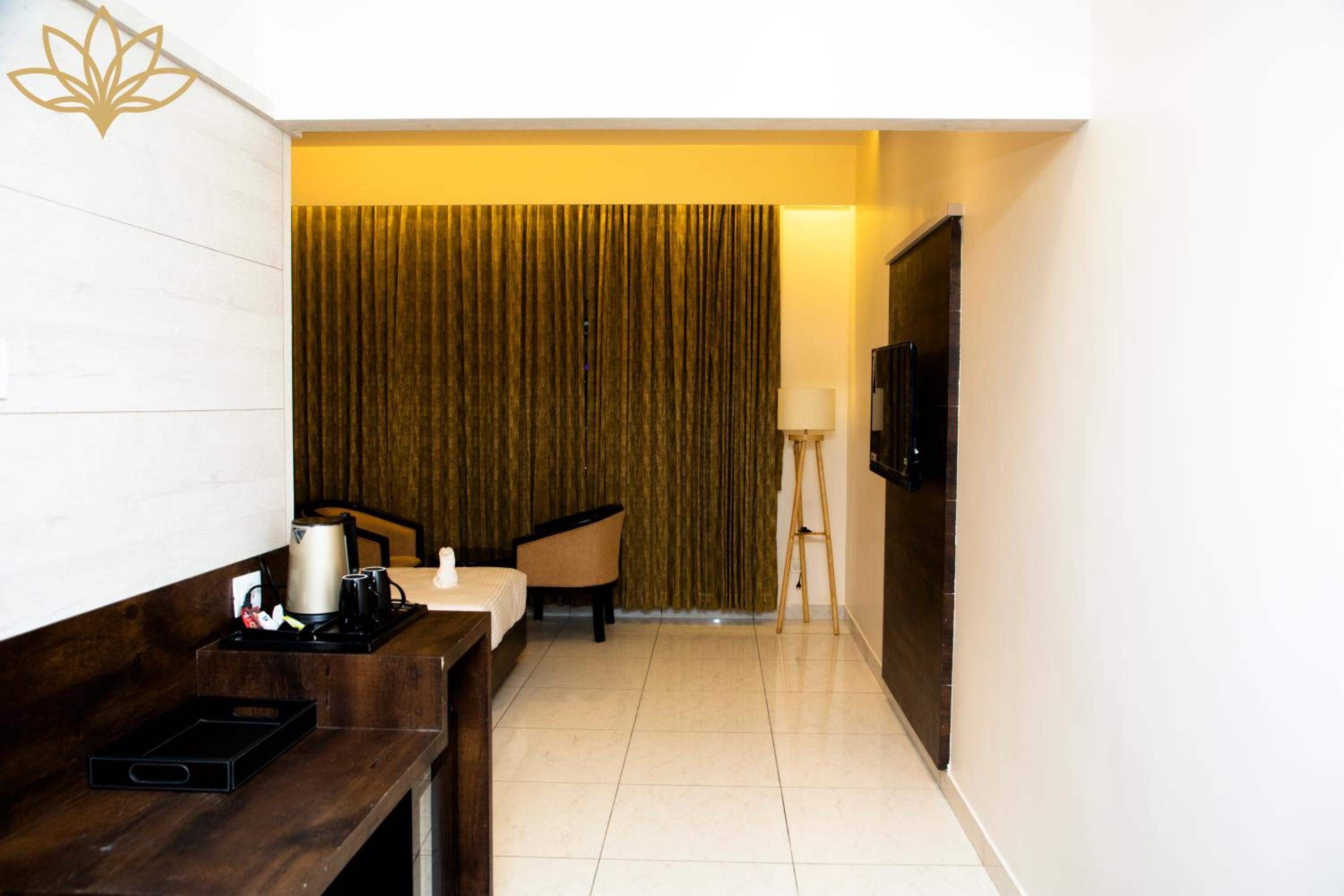 Deluxe Room - Photo 1