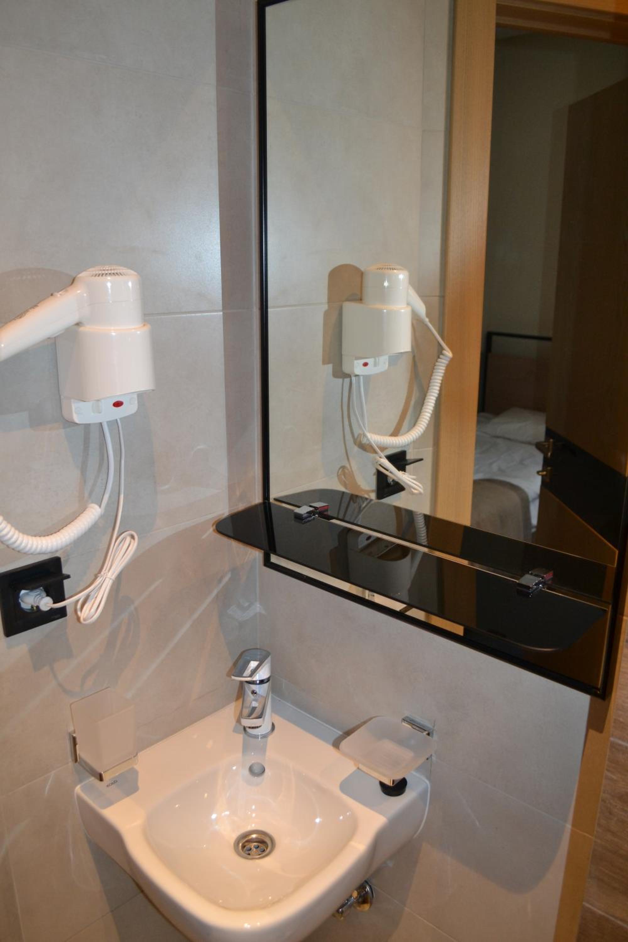 Standard Twin Room photo 2