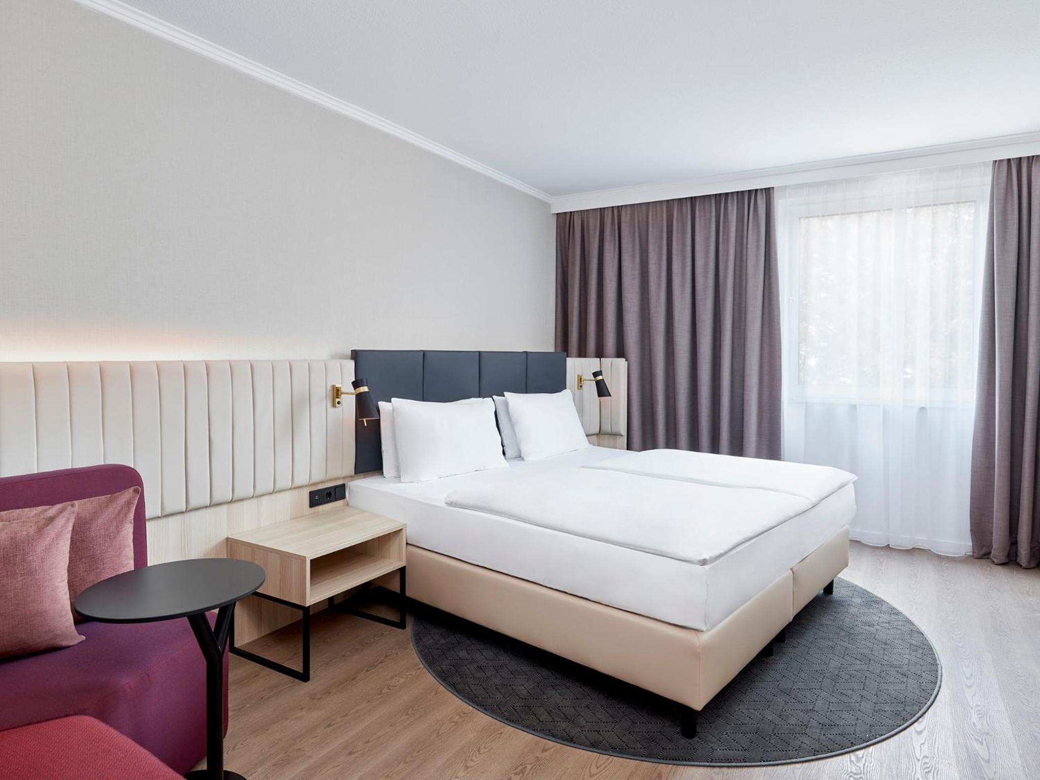 Premium King Room - Photo 3