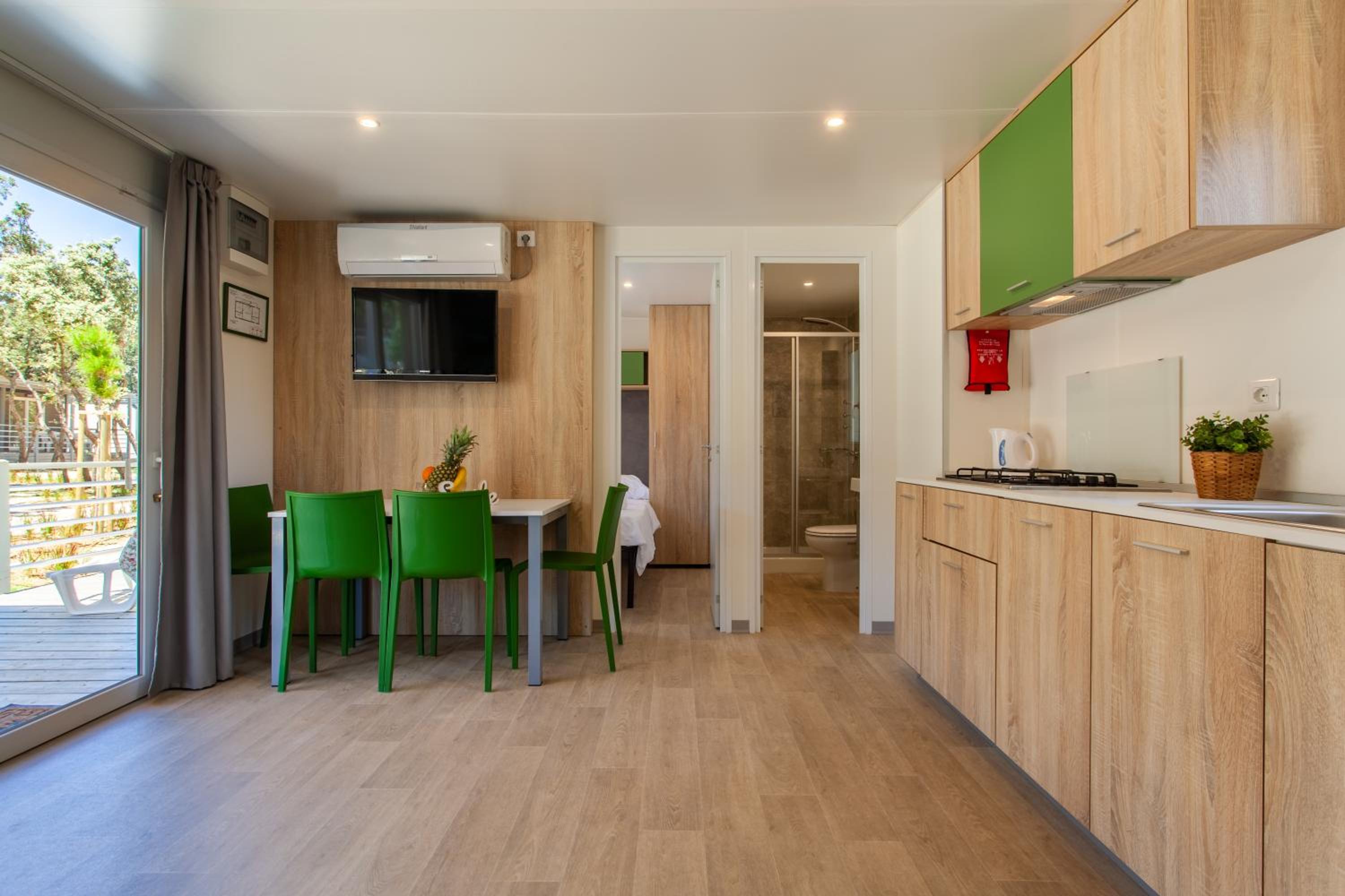 Mobile Home photo 3