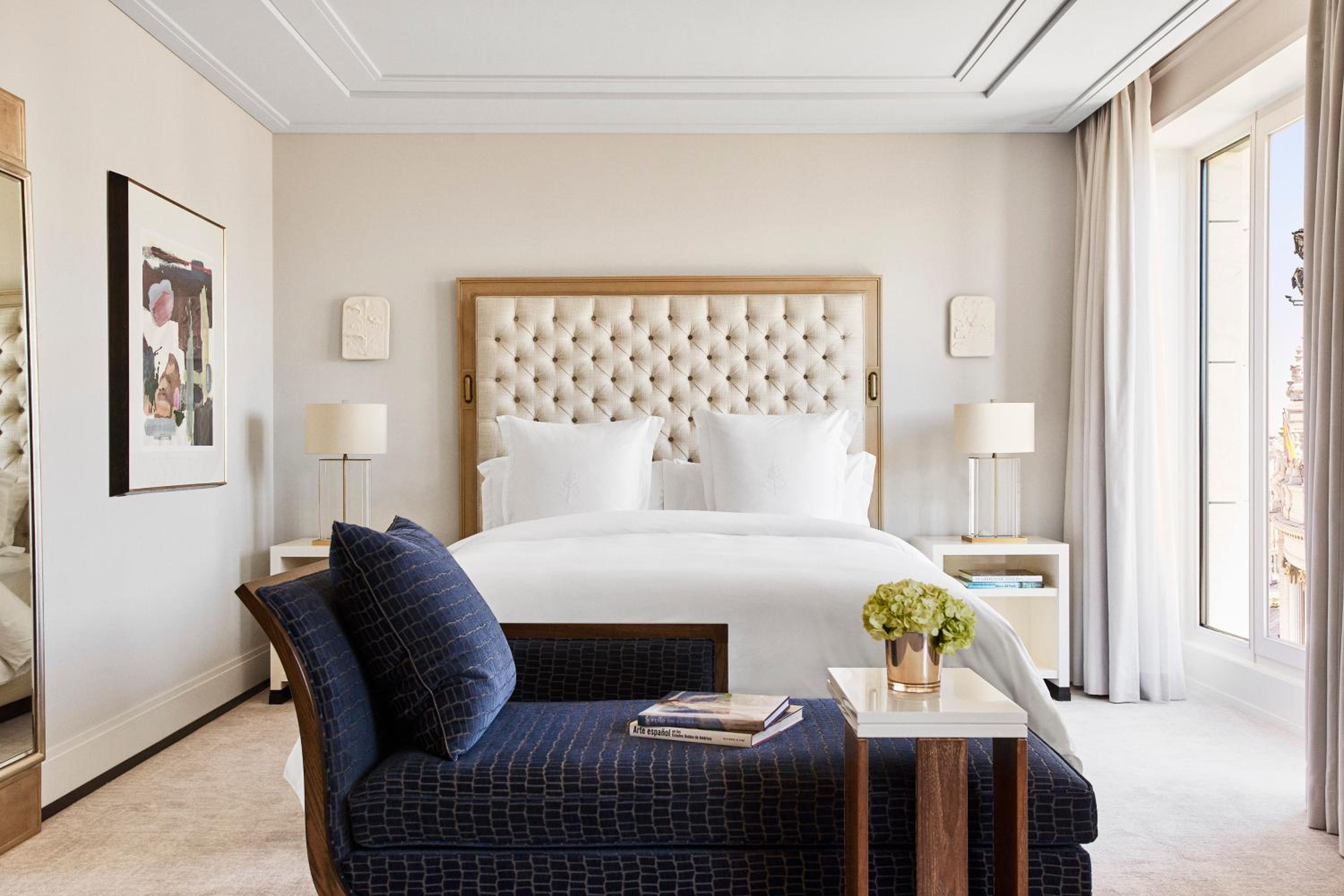 Grand Premier Room King with Terrace - Photo 8