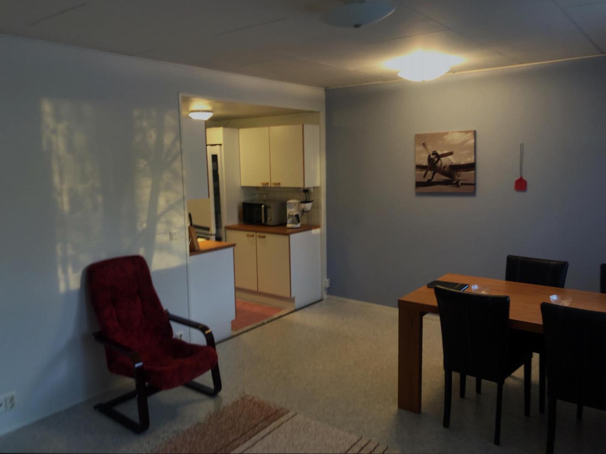 One-Bedroom Apartment - Photo 2