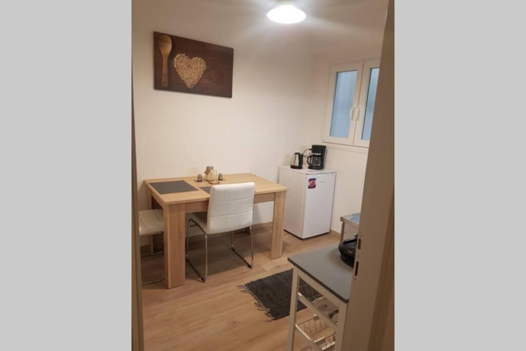 One-Bedroom Apartment - Photo 3