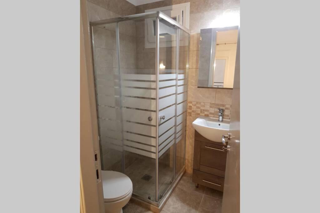 One-Bedroom Apartment - Photo 4