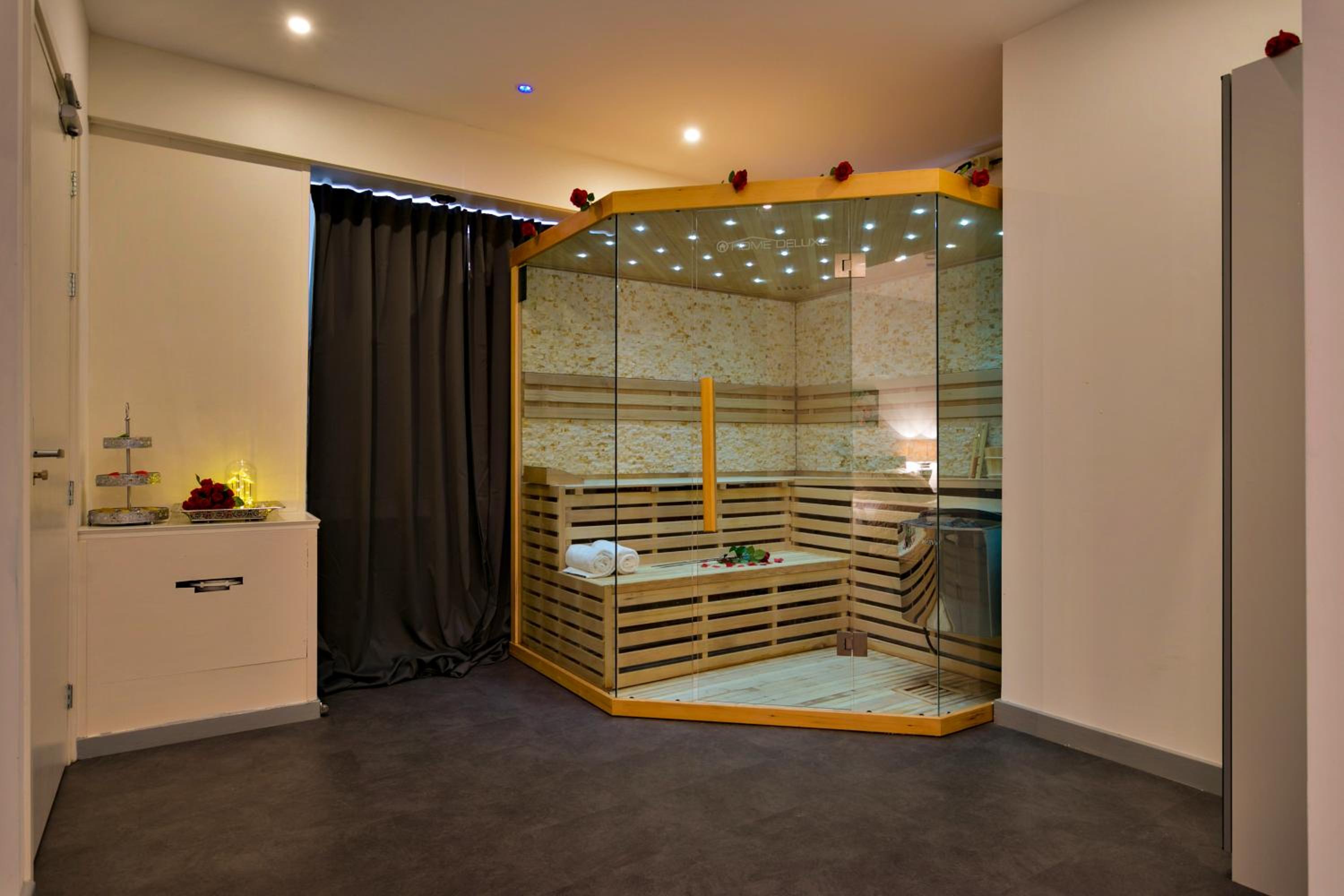 Suite with Spa Bath photo 3