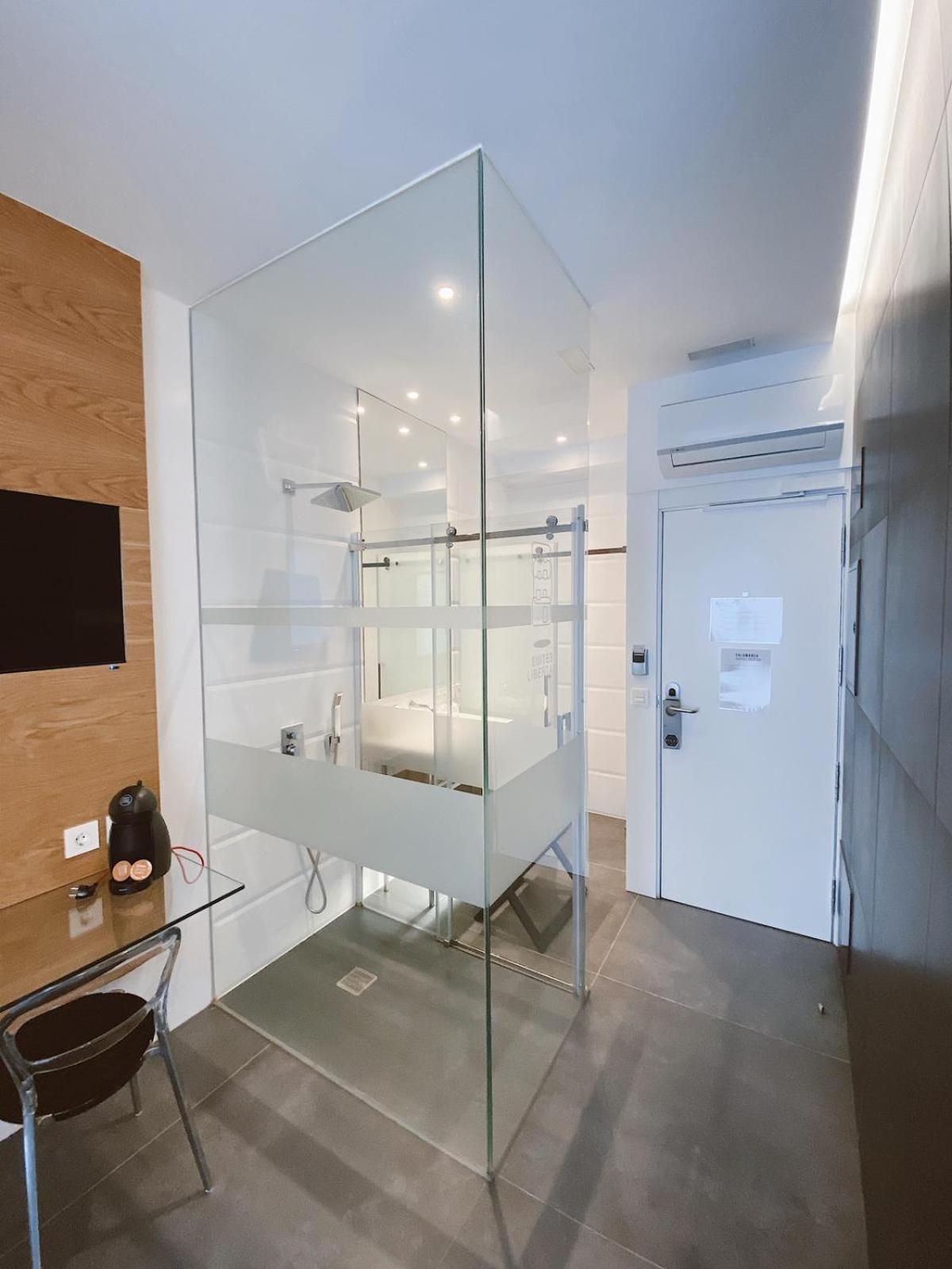 Suite with Garden View - Photo 15
